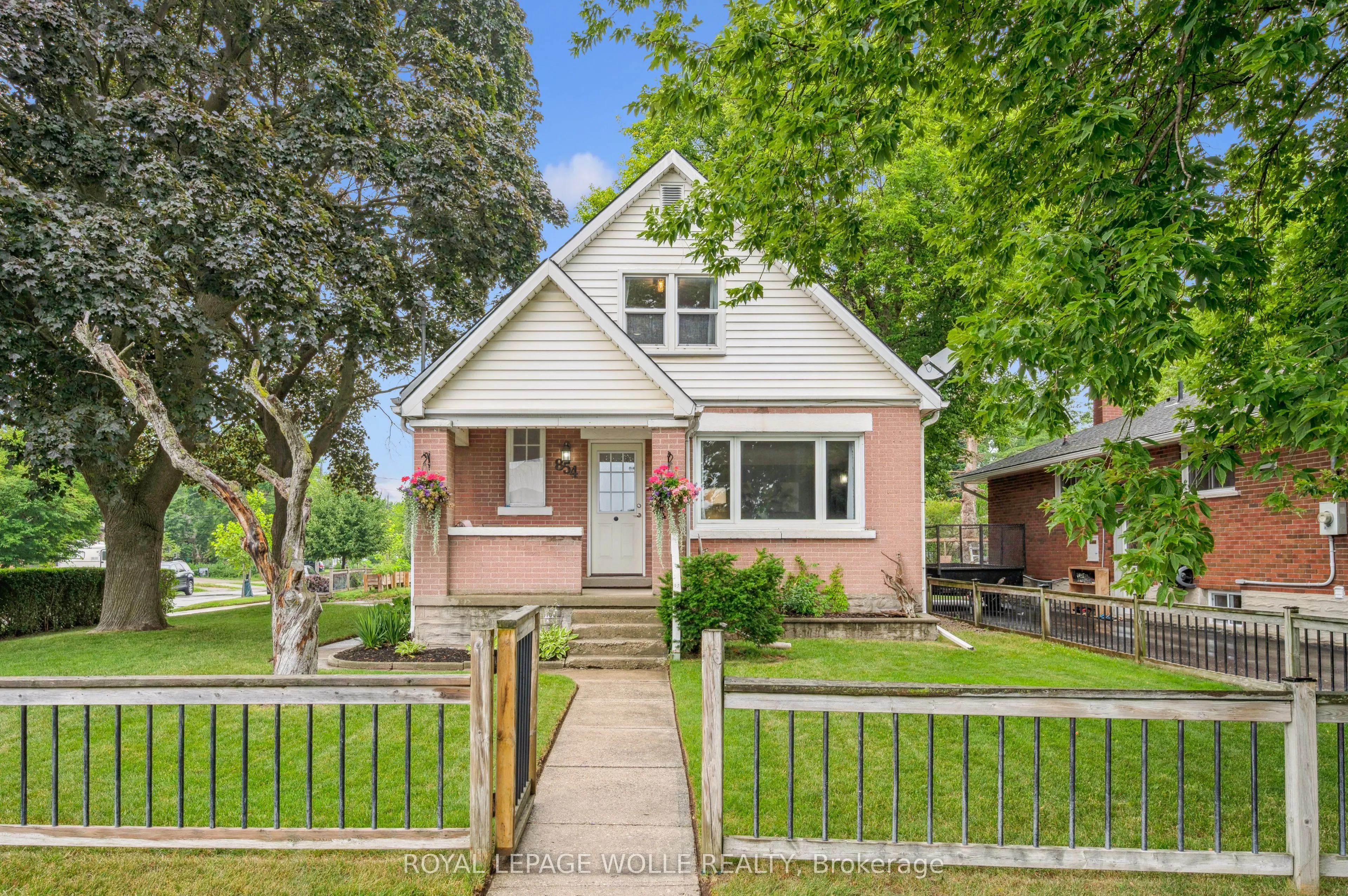 854 Guelph Street