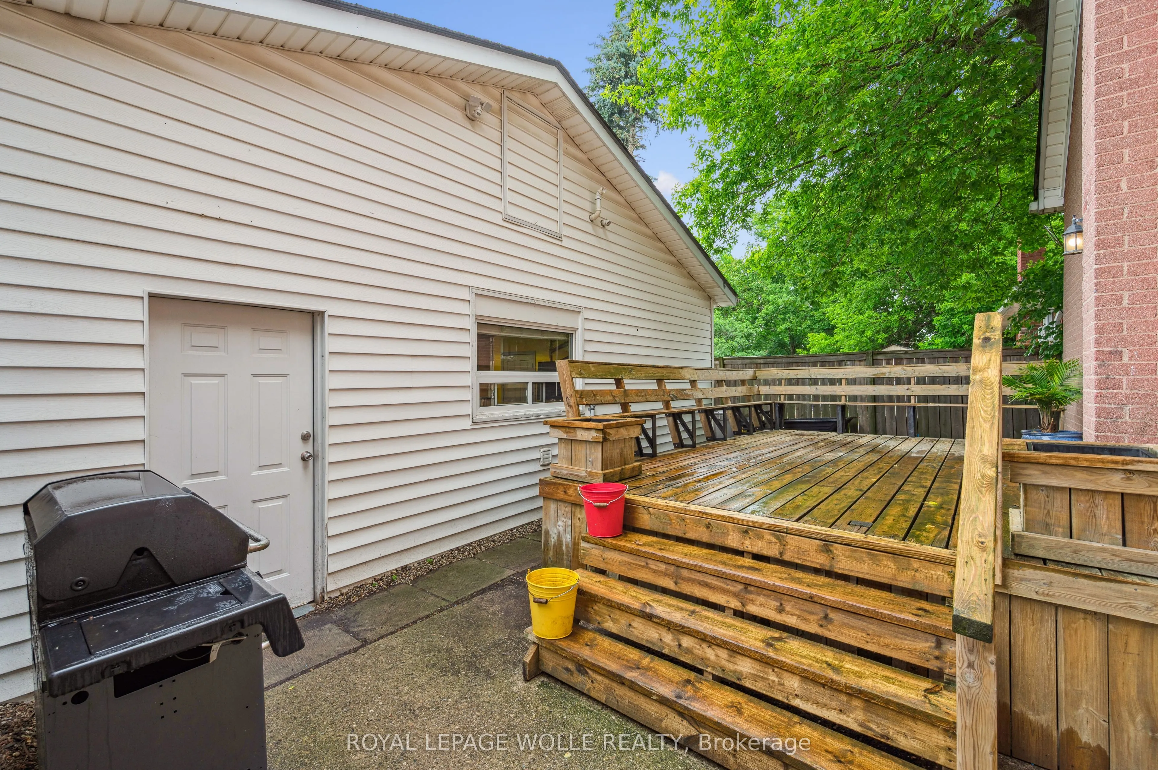 854 Guelph Street