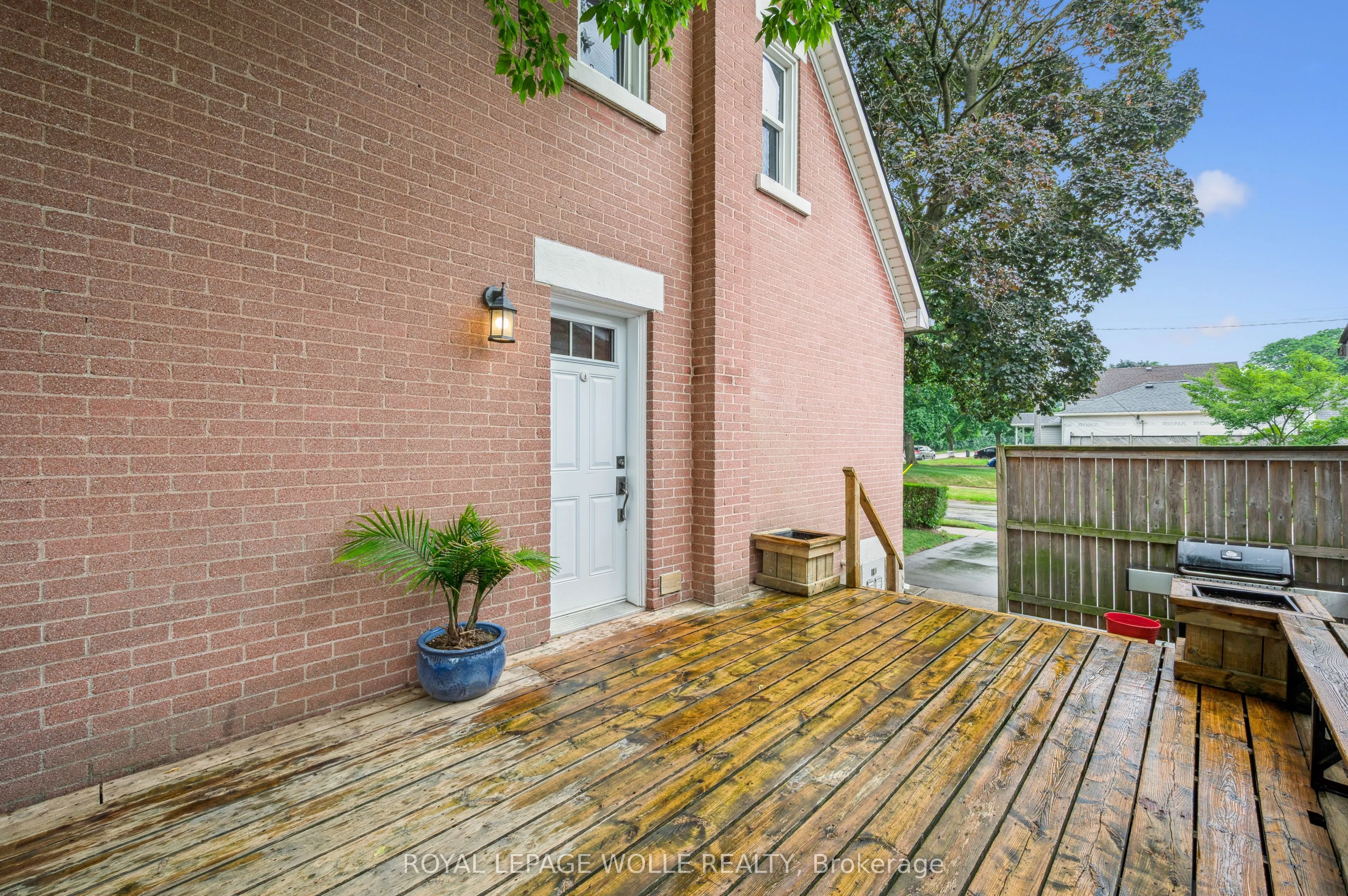 854 Guelph Street