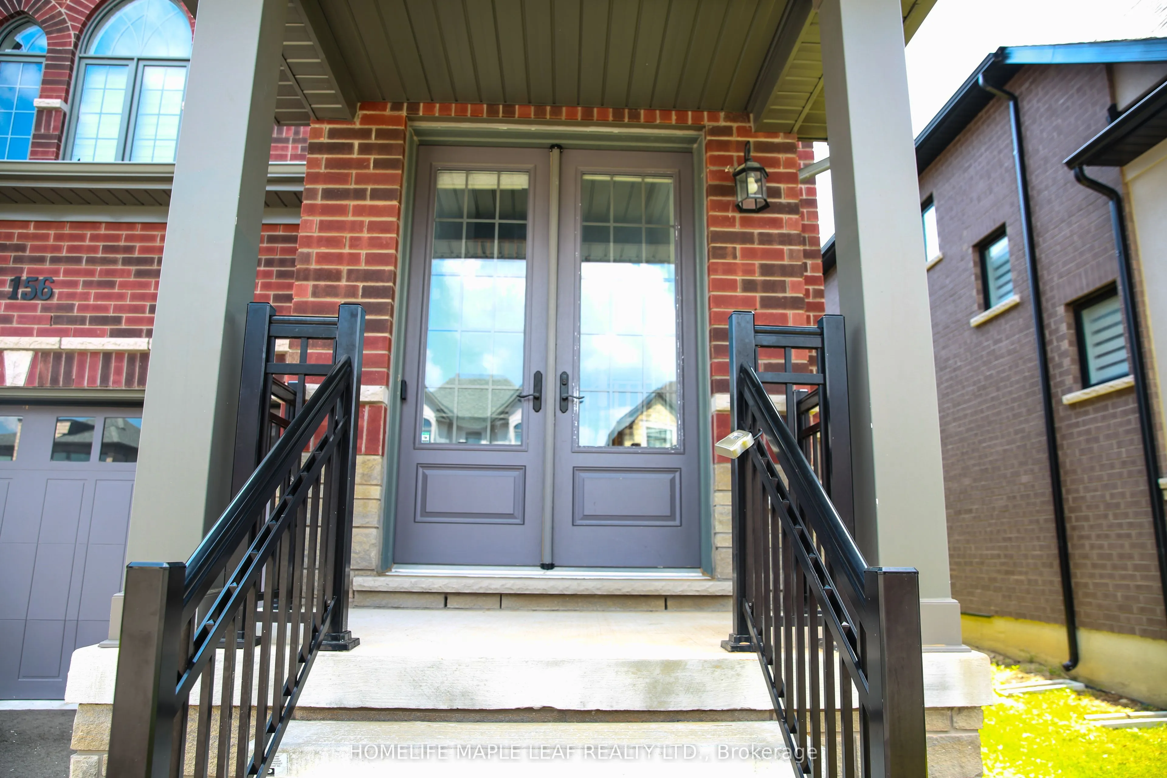 156 Silverwood Crescent