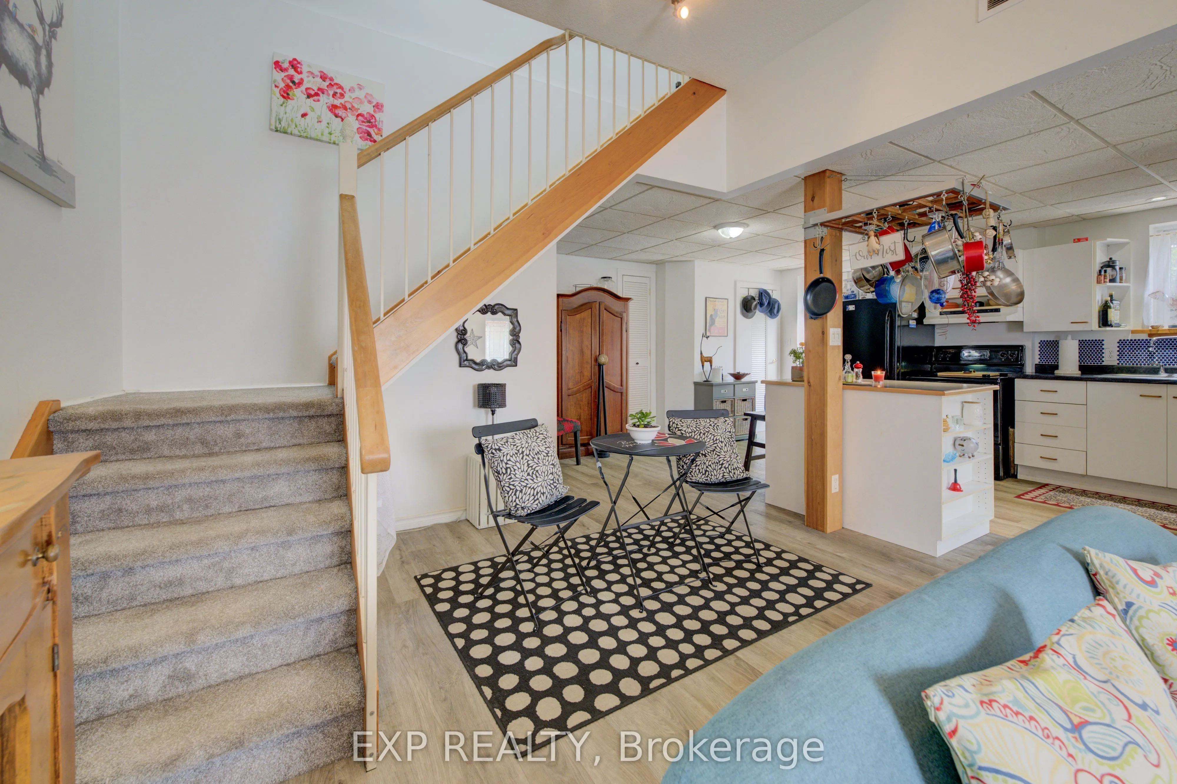 110 Surrey Street E