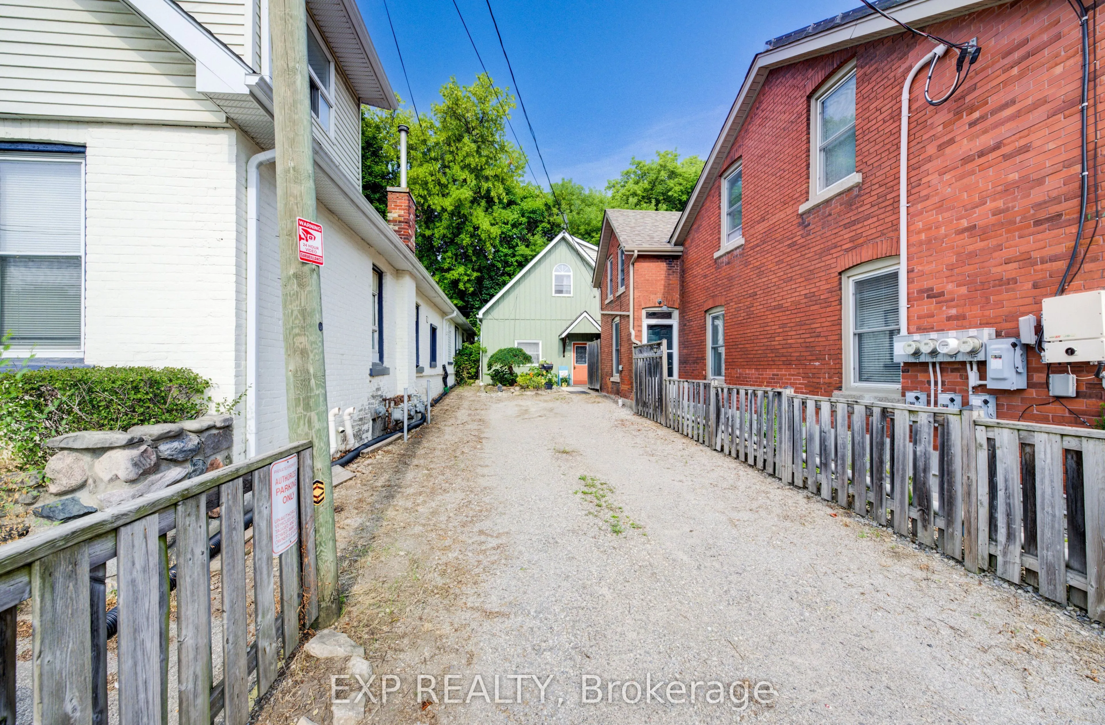 110 Surrey Street E