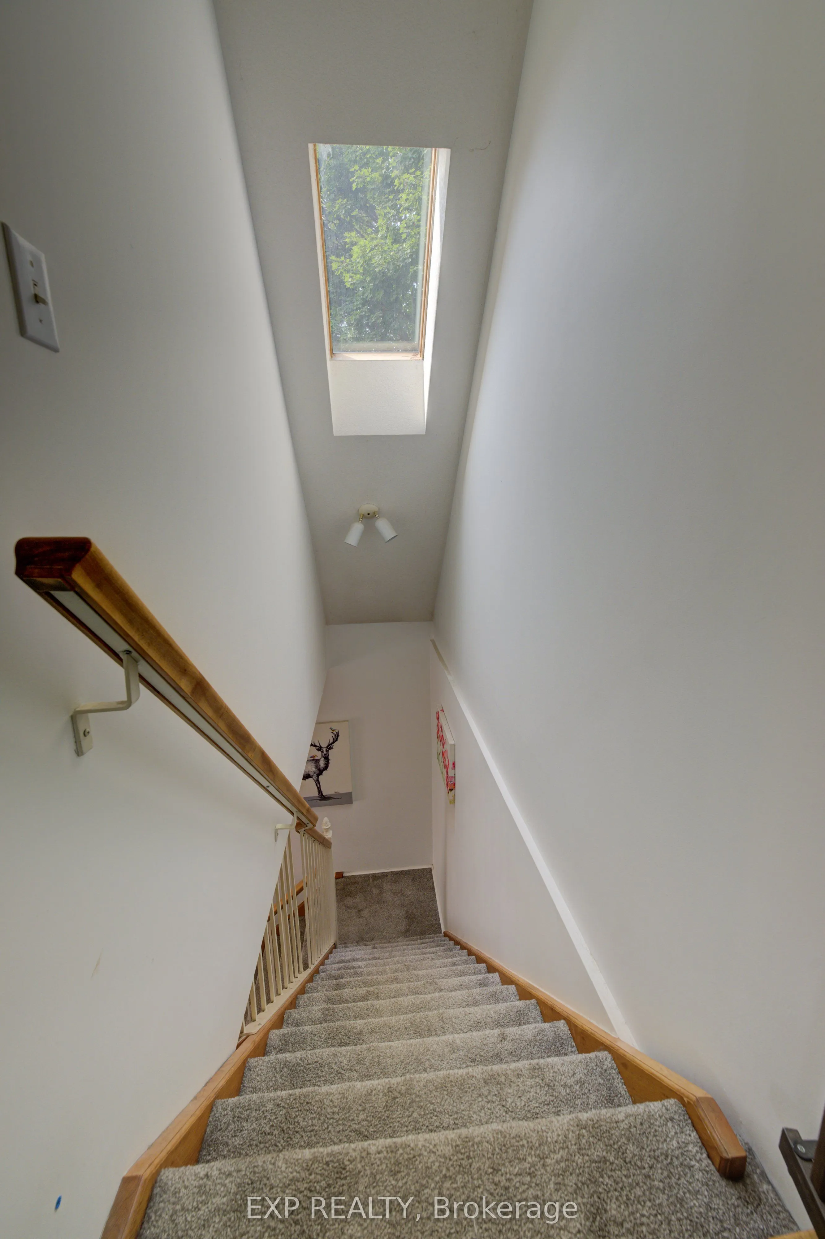 110 Surrey Street E