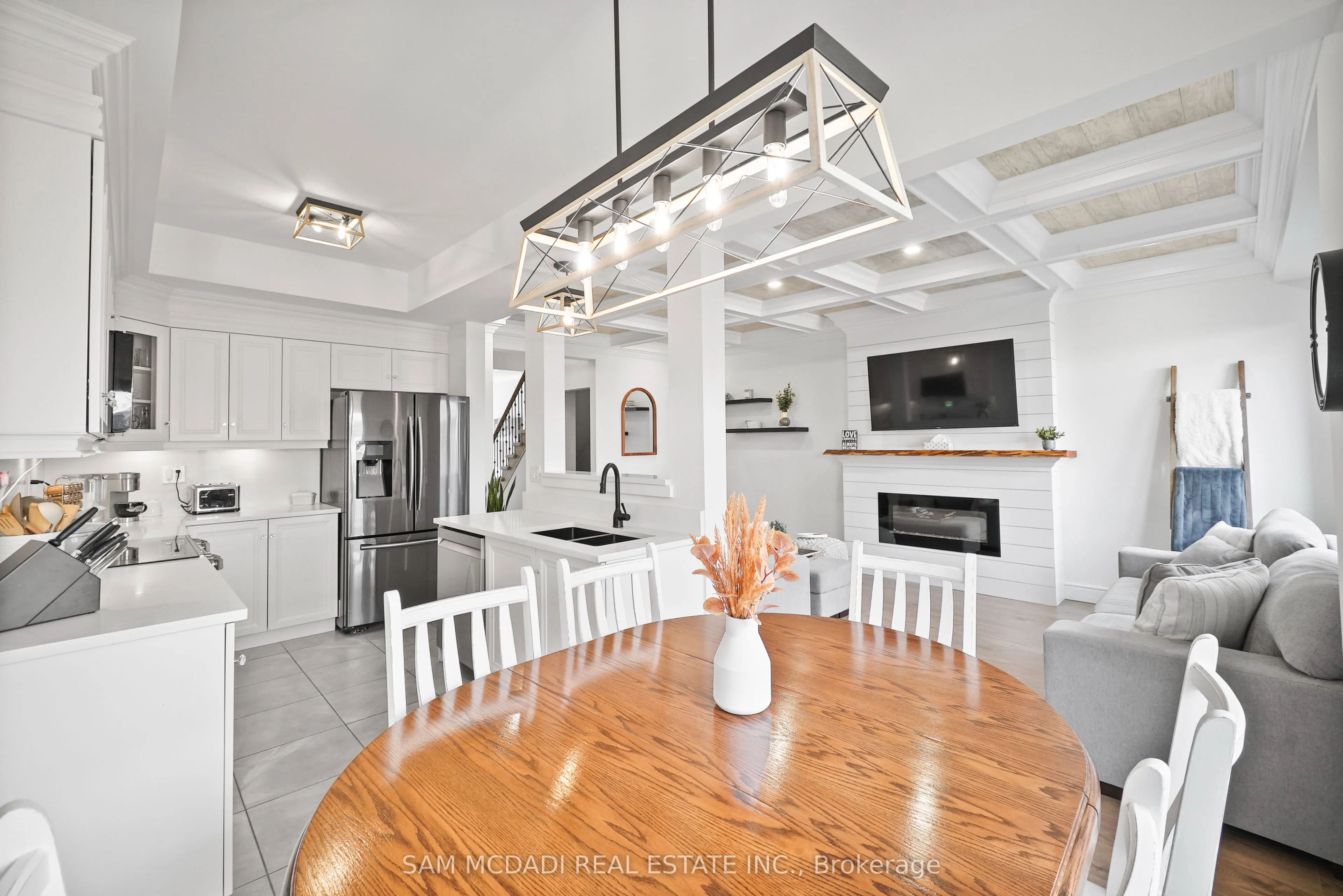 18 BEAU CHATEL Lane