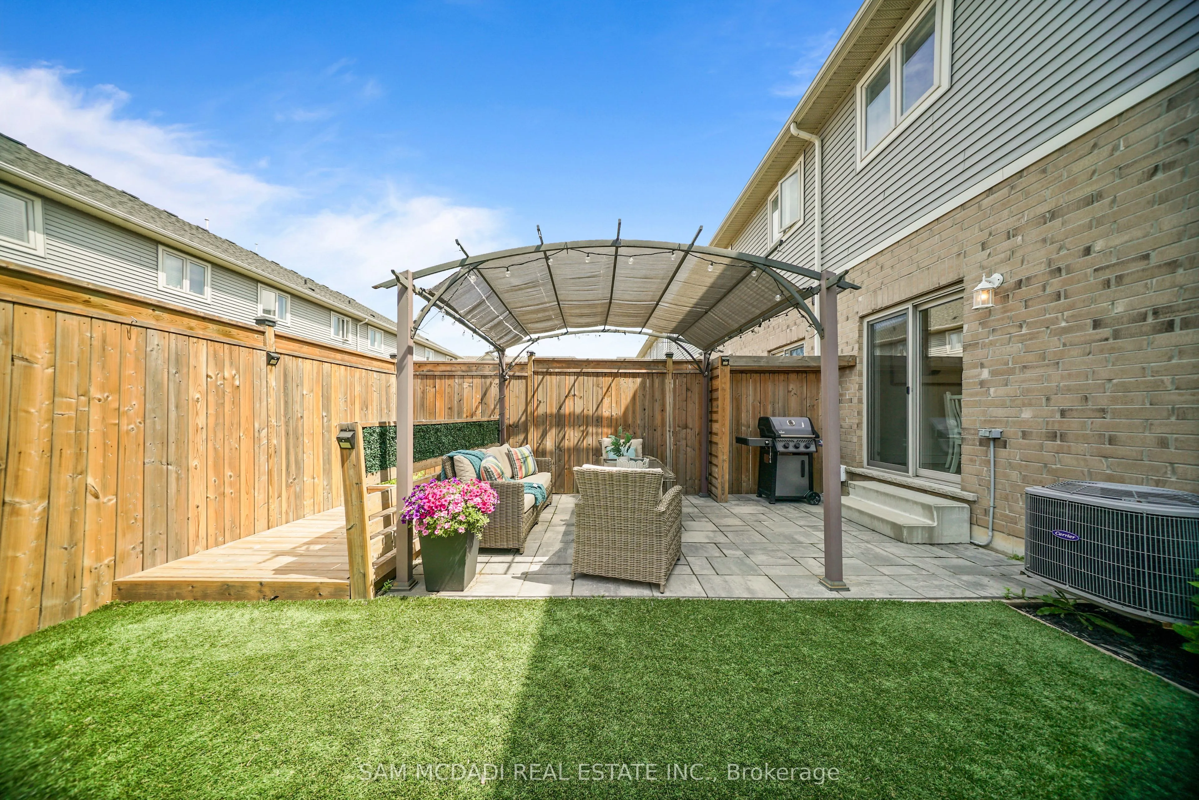 18 BEAU CHATEL Lane