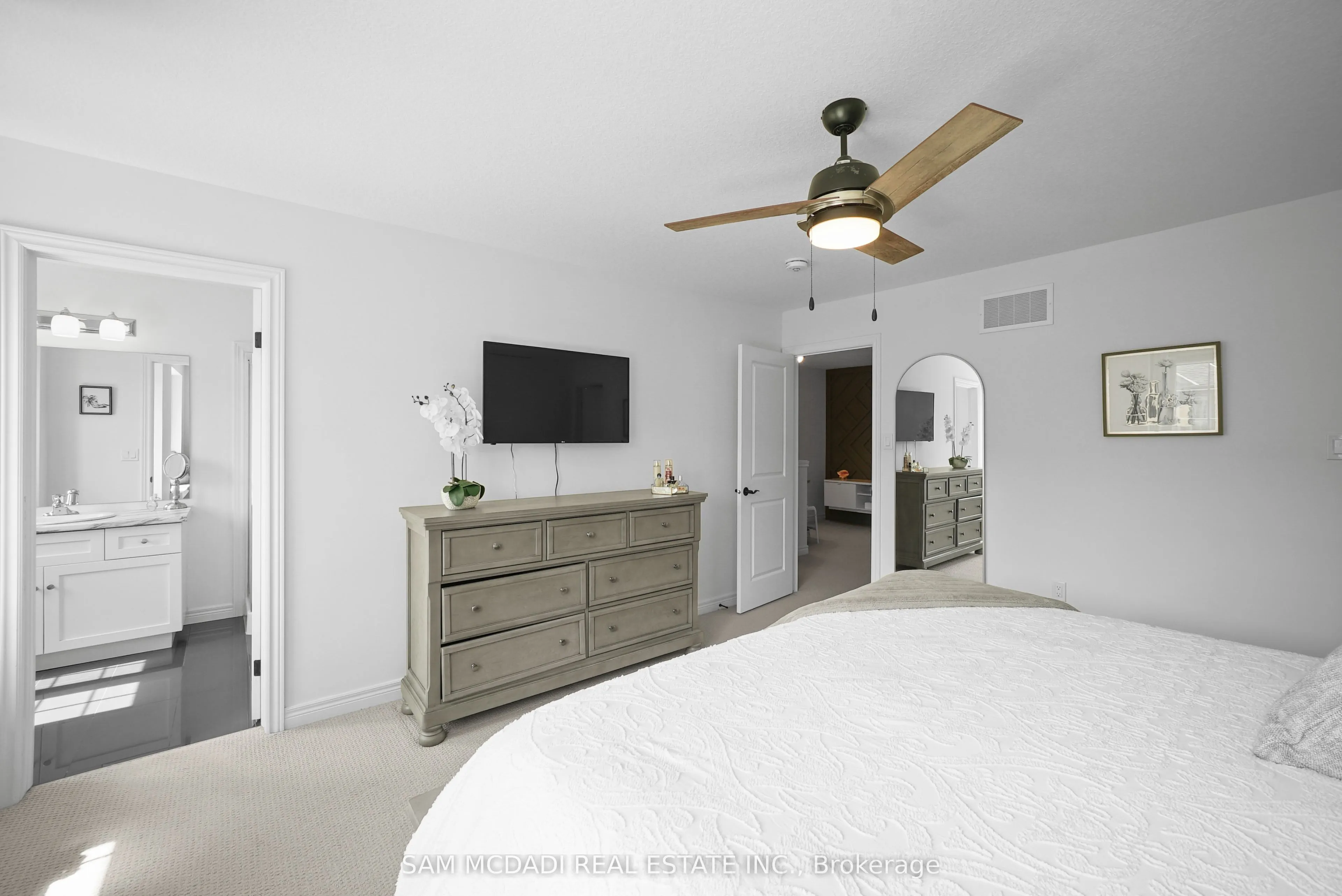 18 BEAU CHATEL Lane