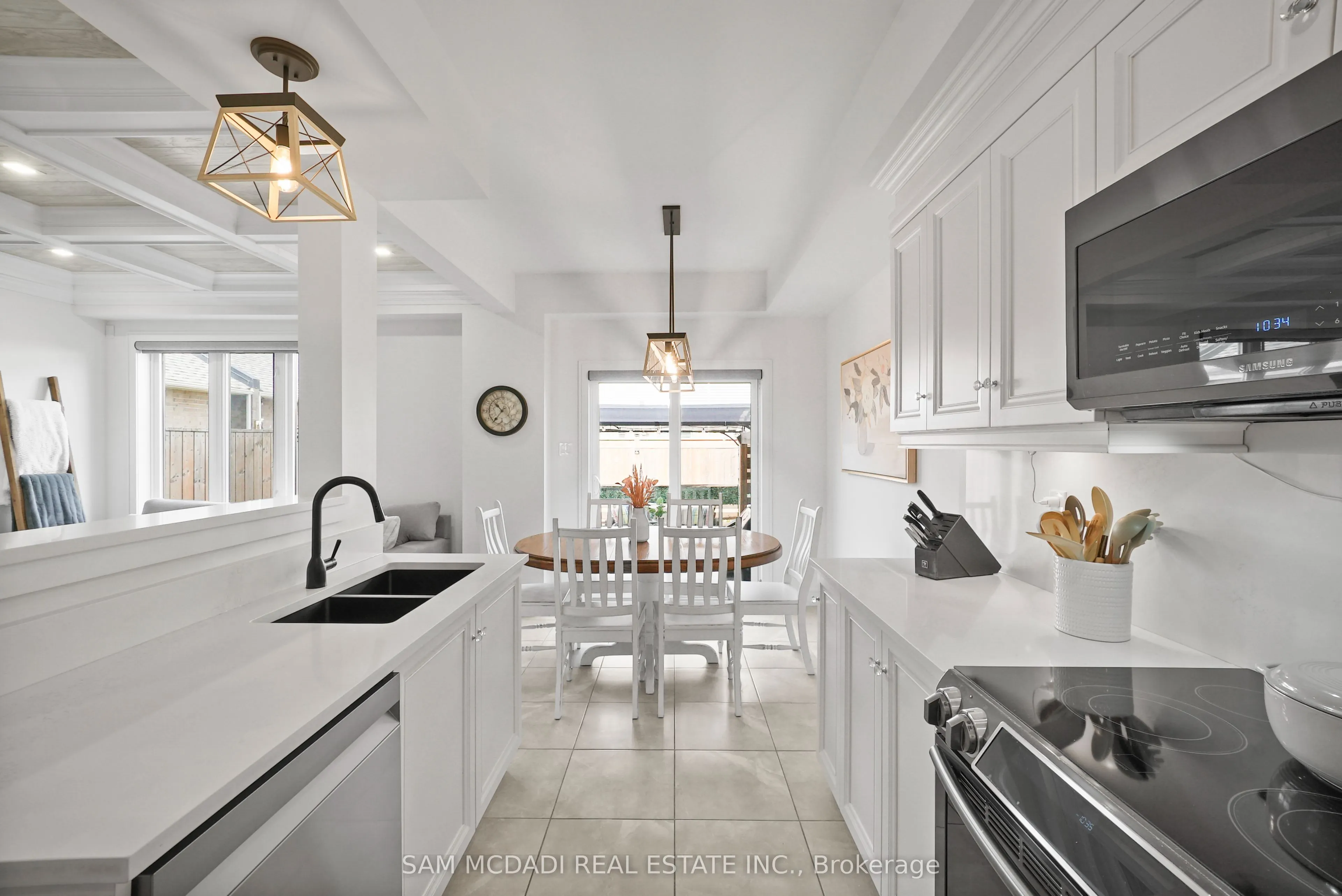 18 BEAU CHATEL Lane
