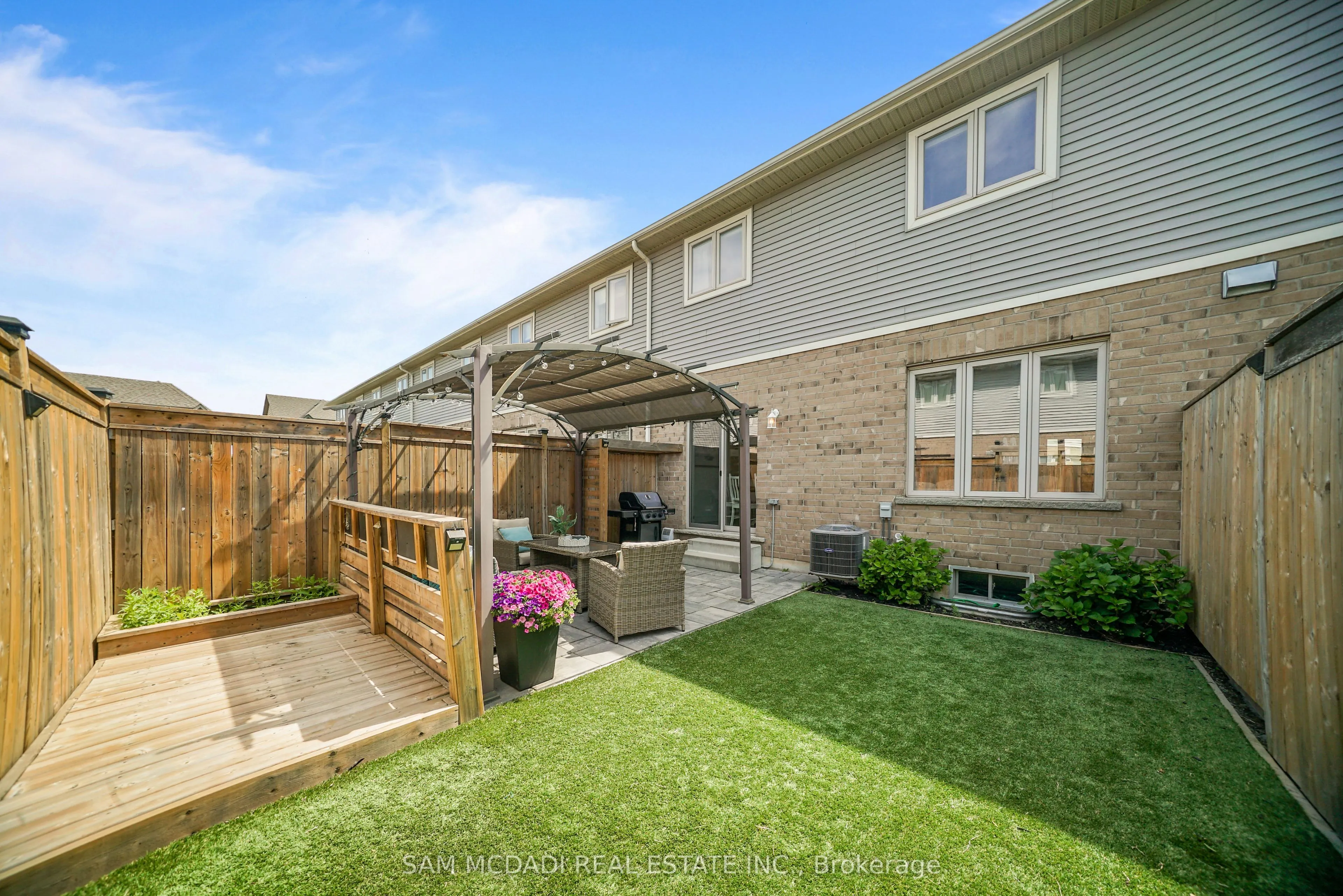 18 BEAU CHATEL Lane