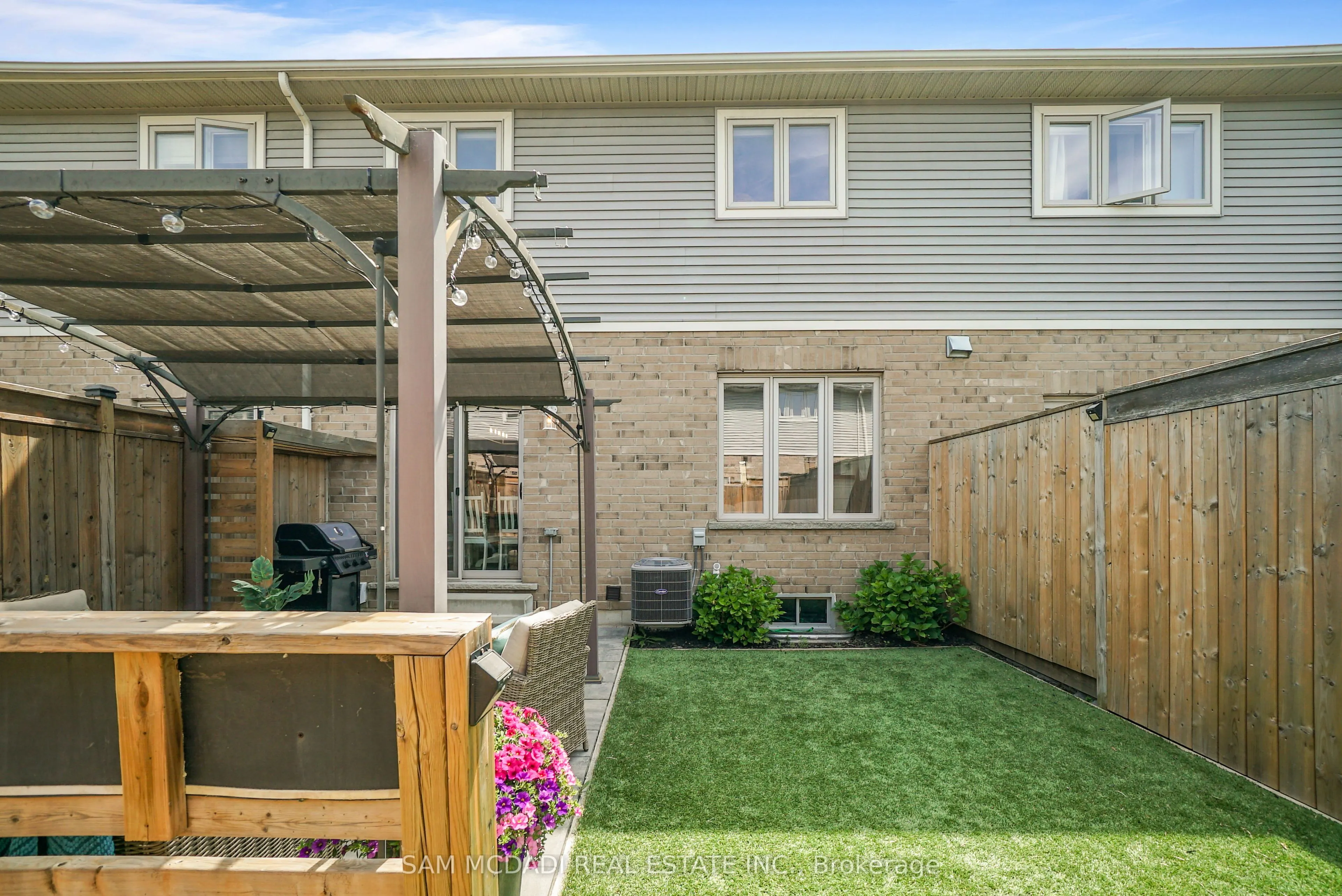 18 BEAU CHATEL Lane