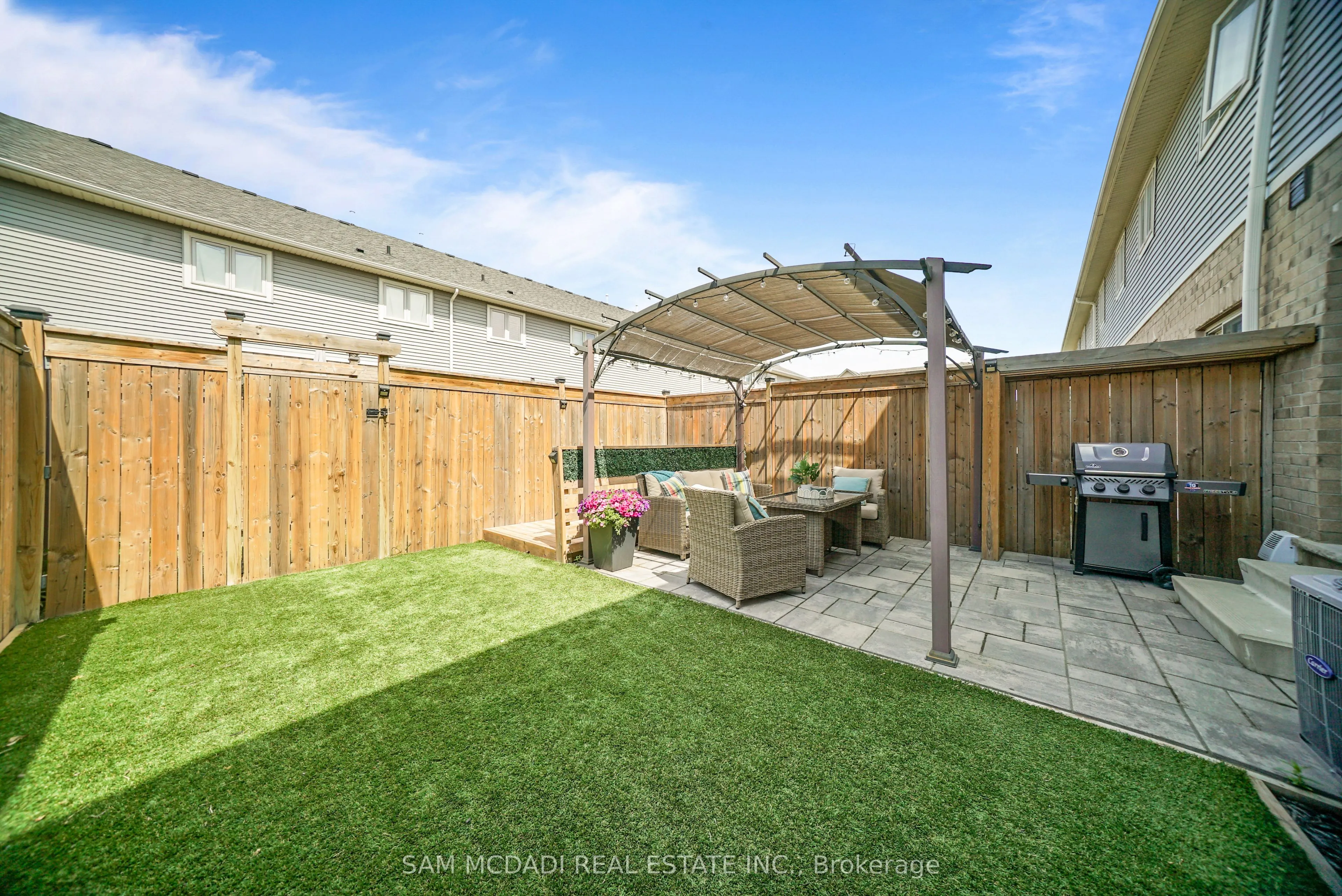 18 BEAU CHATEL Lane