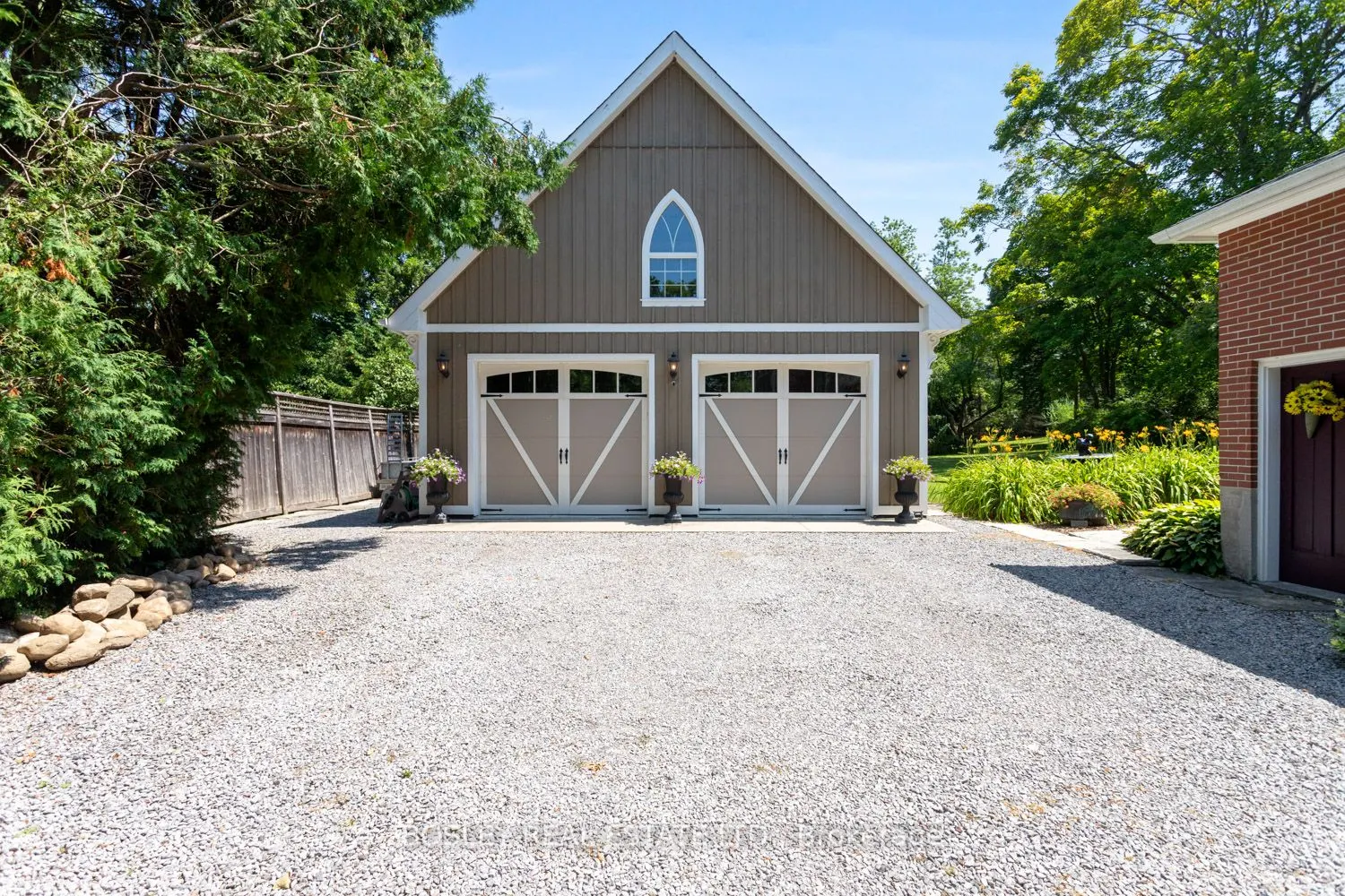 8 Gravel Road