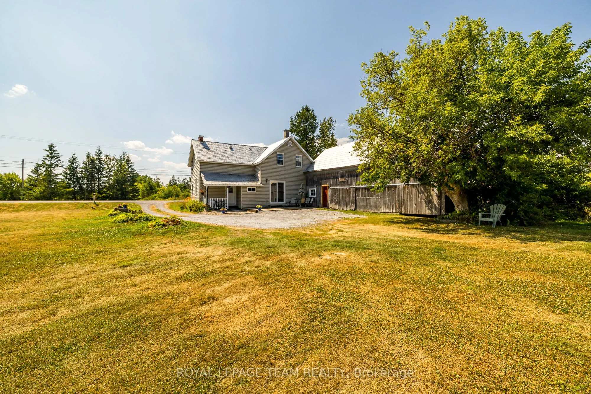 2106 Dunrobin Road