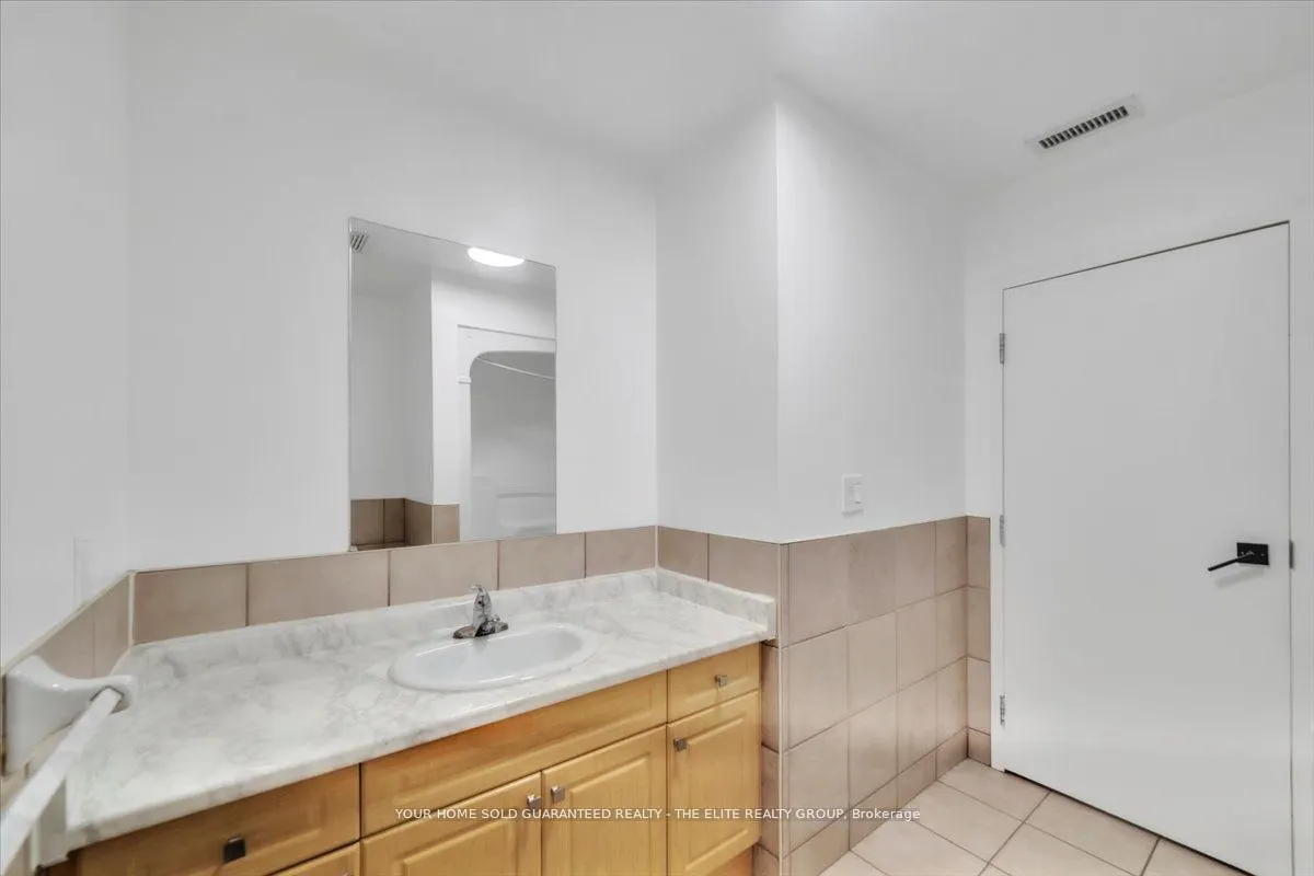 150 Colborne Street, #302