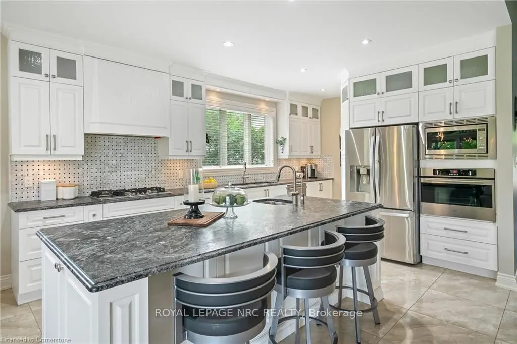48 Casablanca Boulevard S