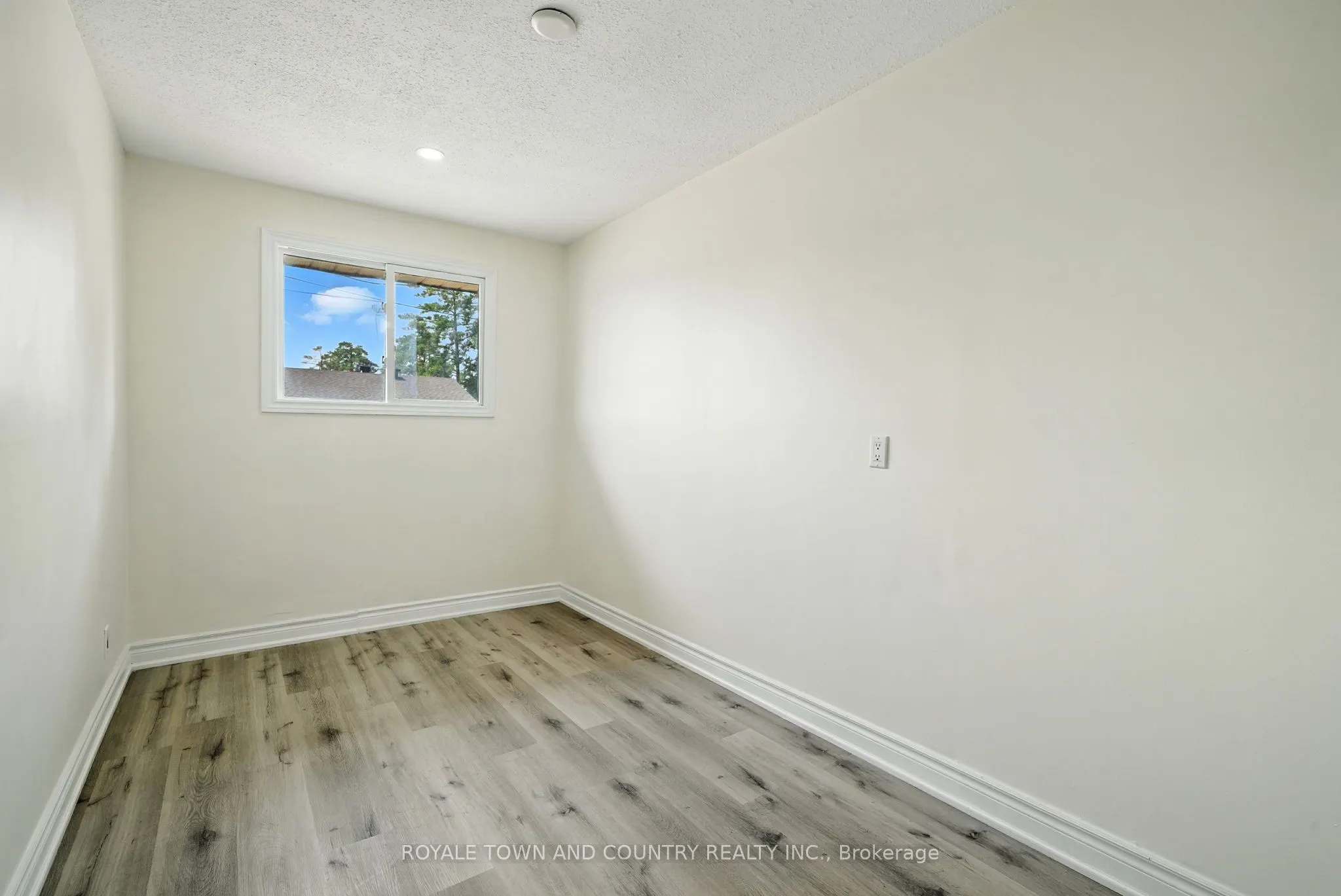 88 Mary Street W, #2