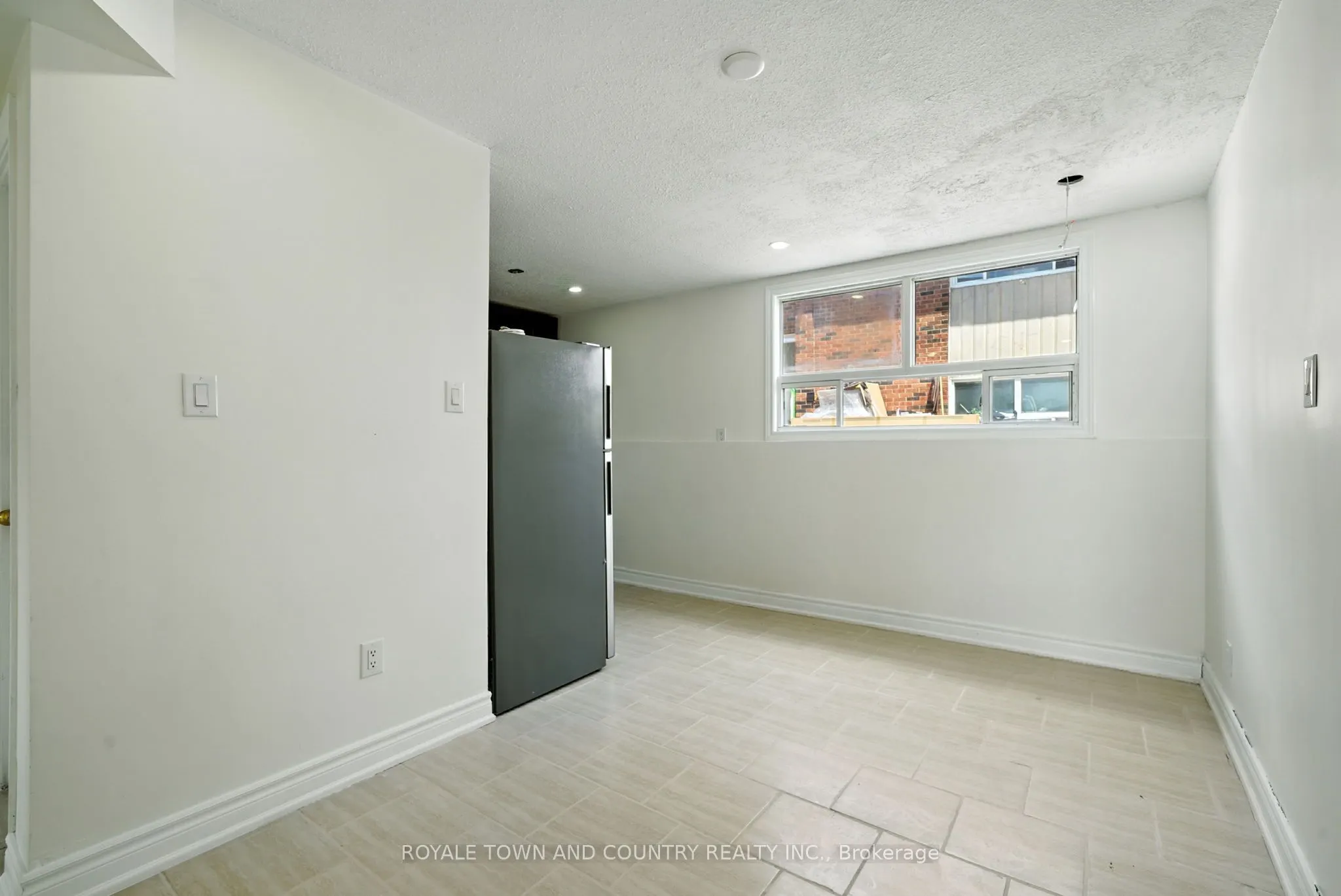 88 Mary Street W, #2