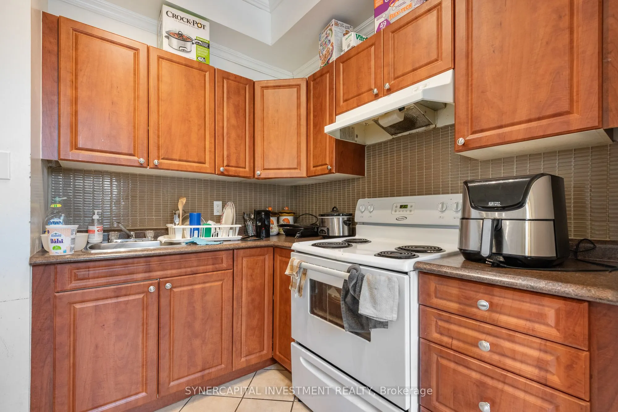 323 Catherine Street W