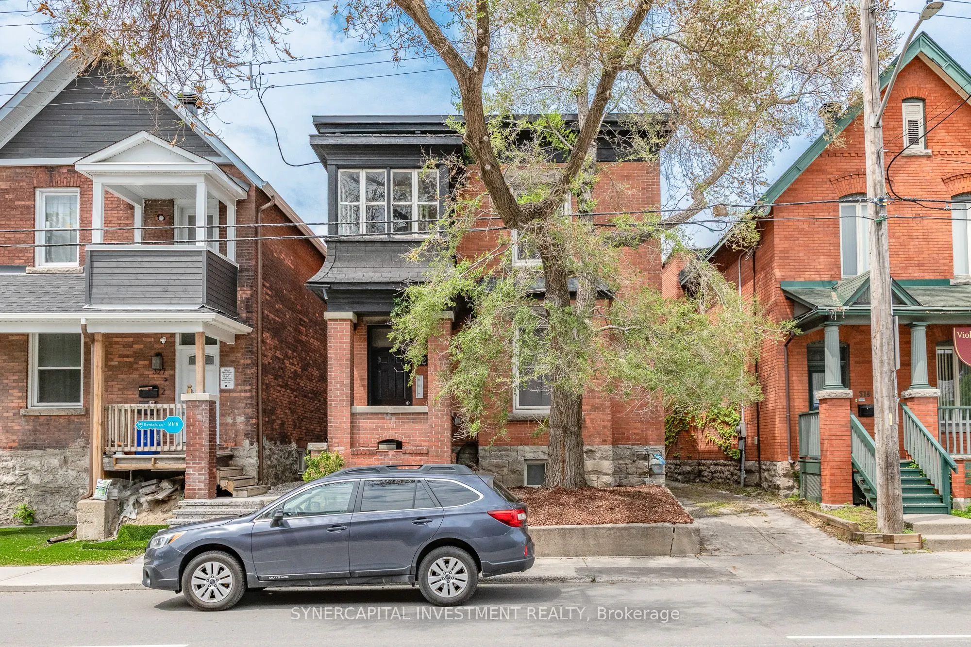 323 Catherine Street W