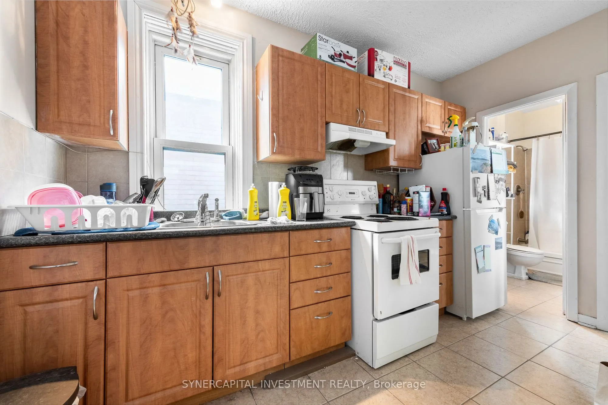 323 Catherine Street W