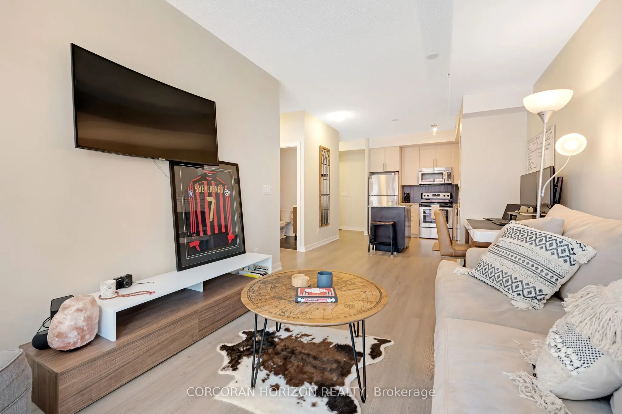 85 Duke Street, #214