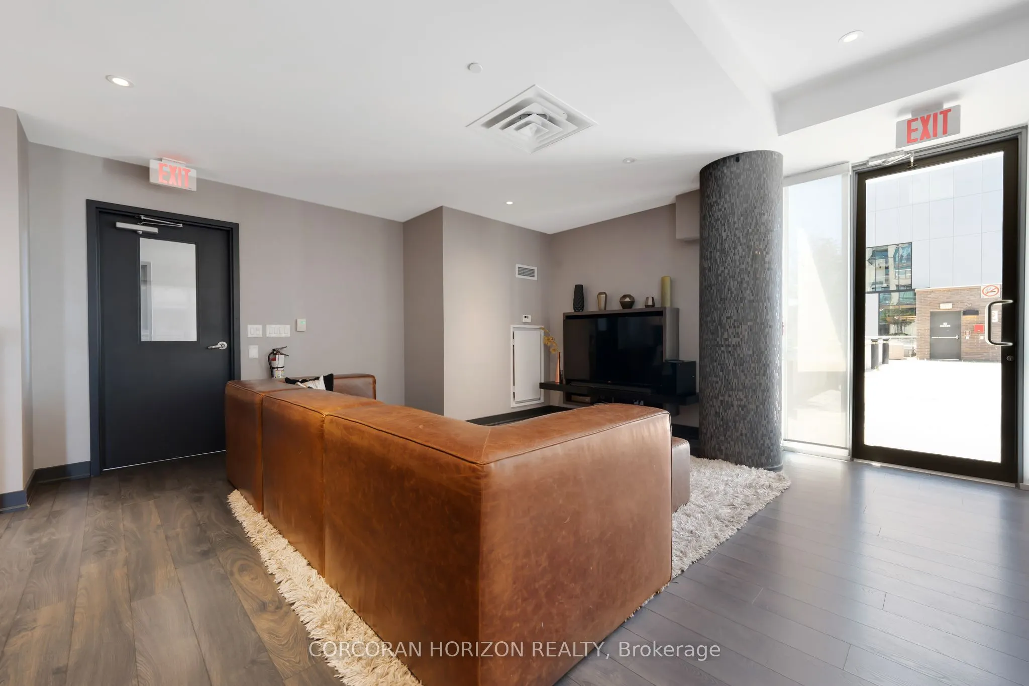 85 Duke Street, #214