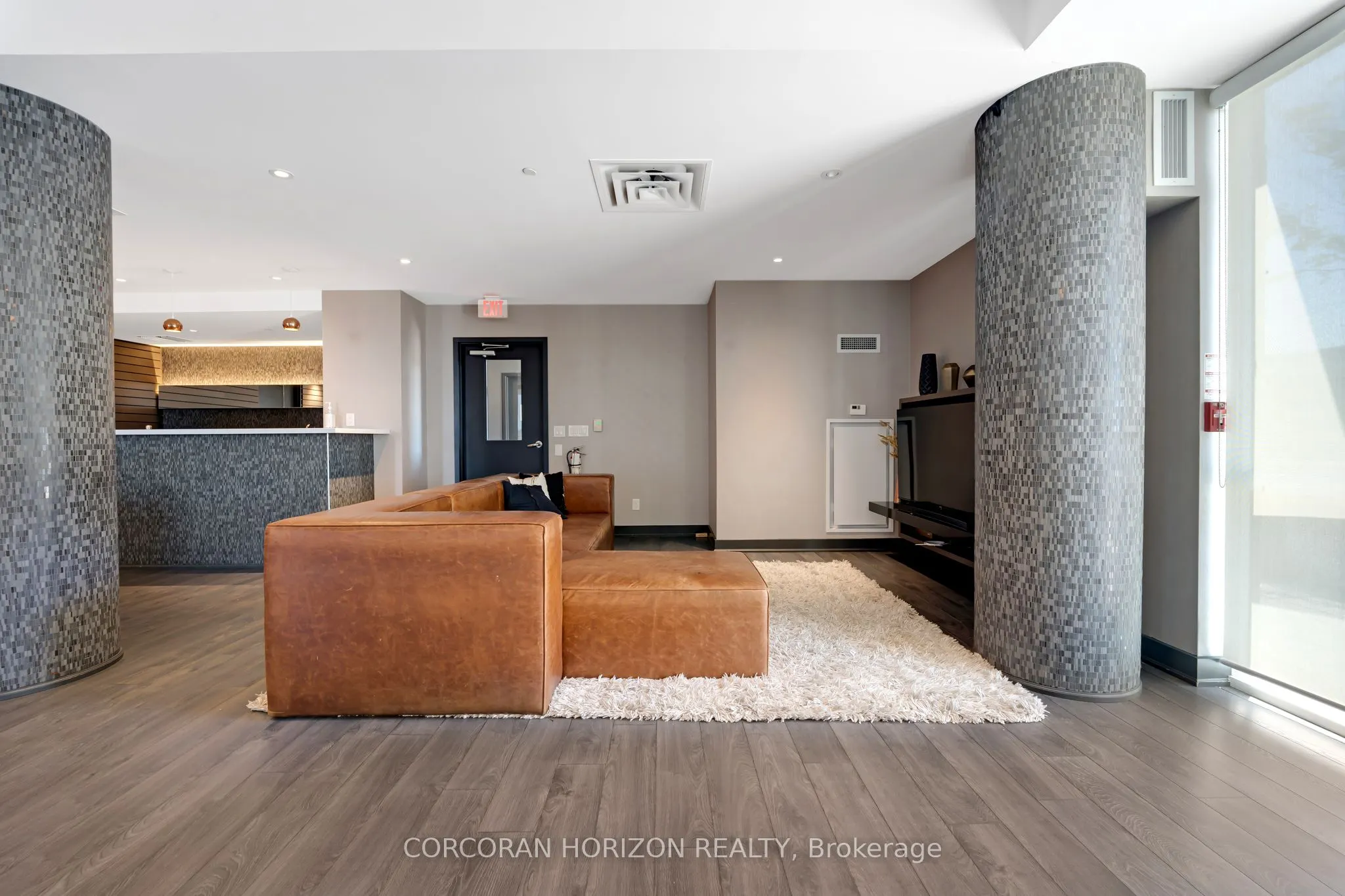 85 Duke Street, #214