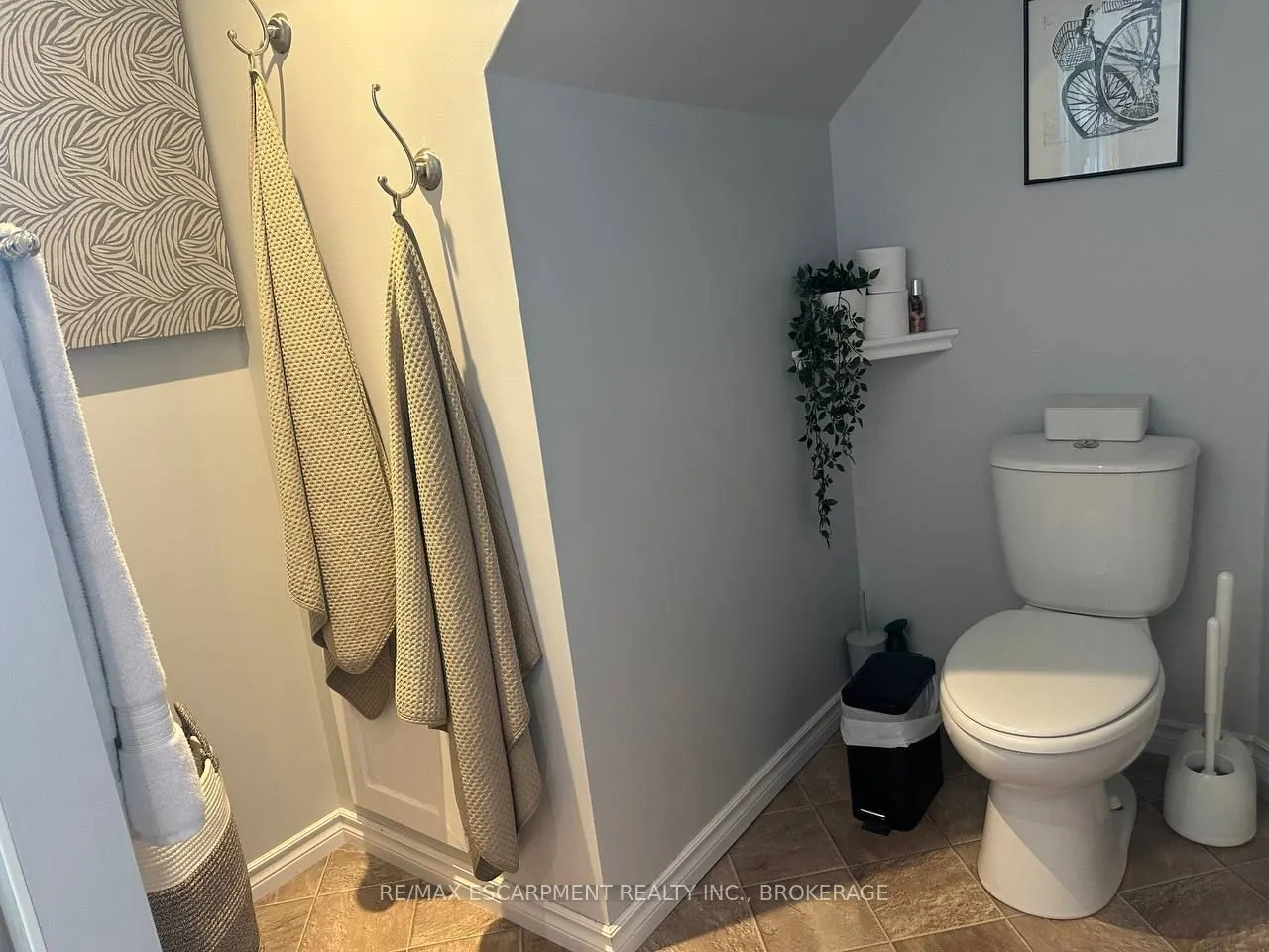 253 EAST 44TH Street, #Lower
