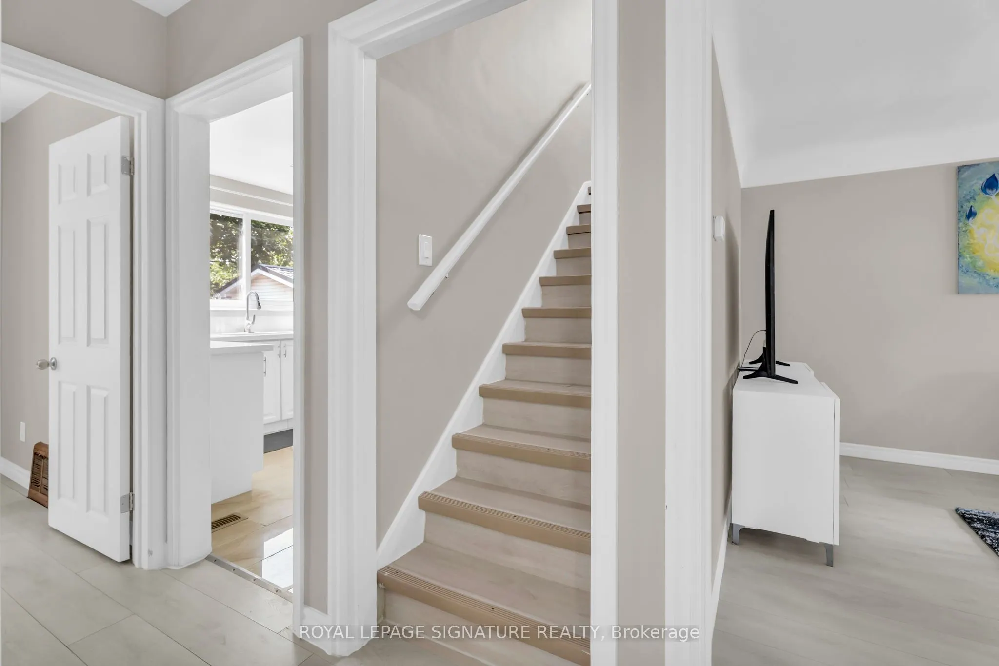 115 Lancaster Street W