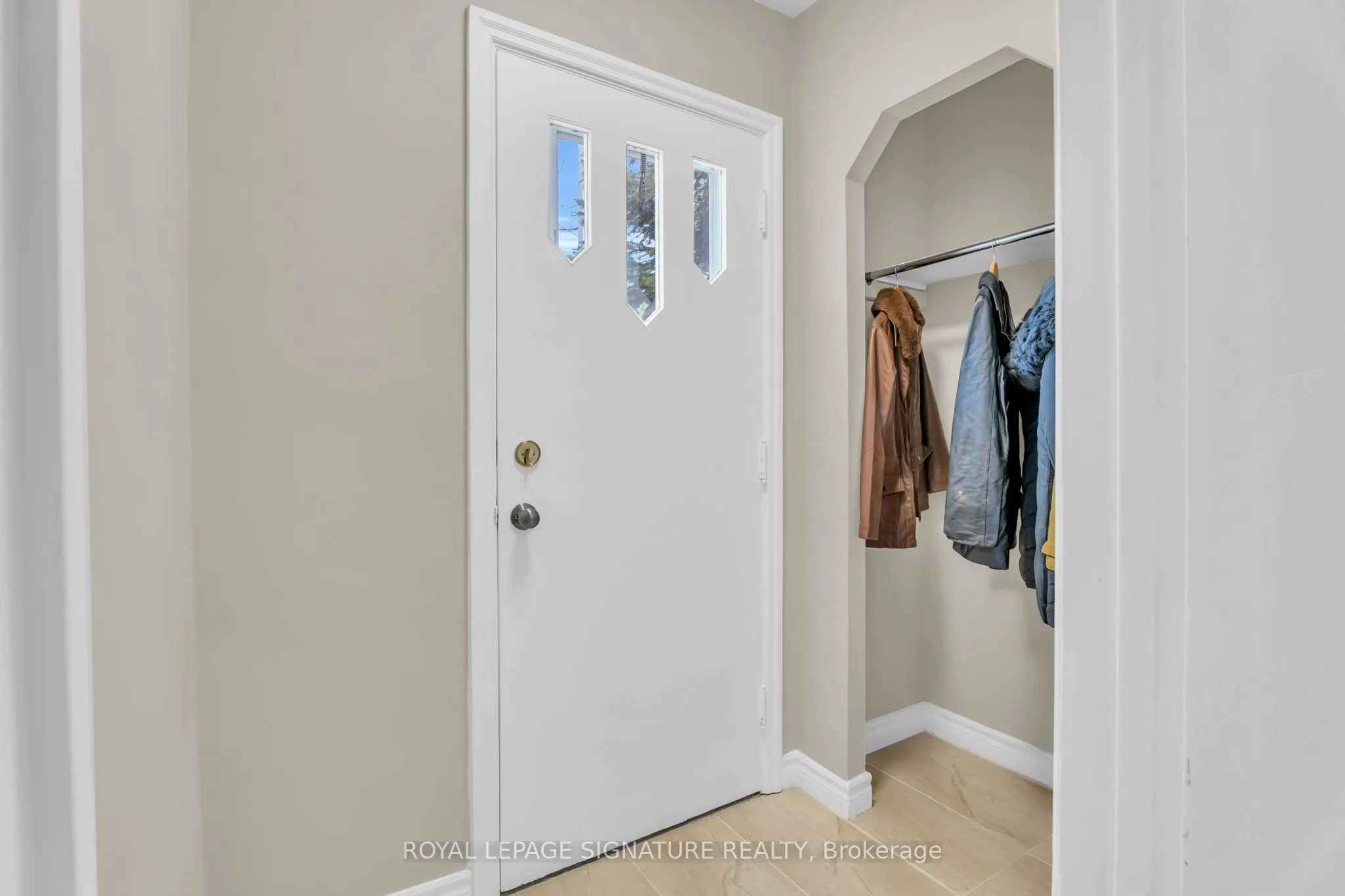 115 Lancaster Street W