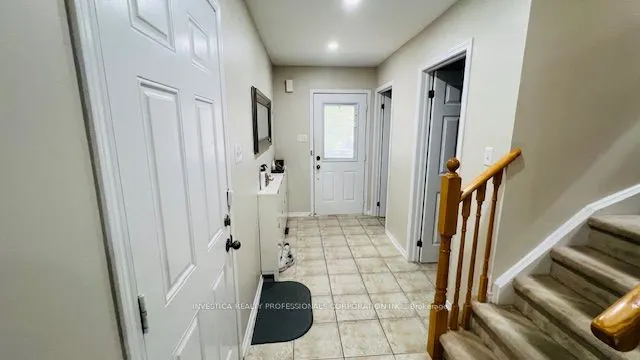 32 CLEGHORN Drive