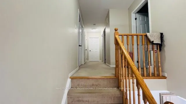 32 CLEGHORN Drive