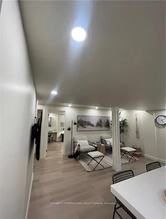 115 Avanti Crescent