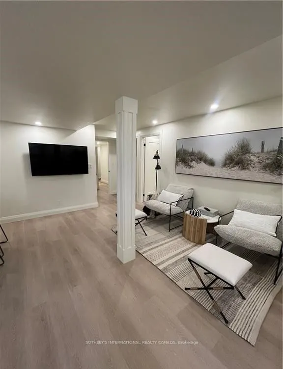 115 Avanti Crescent