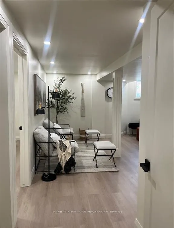 115 Avanti Crescent