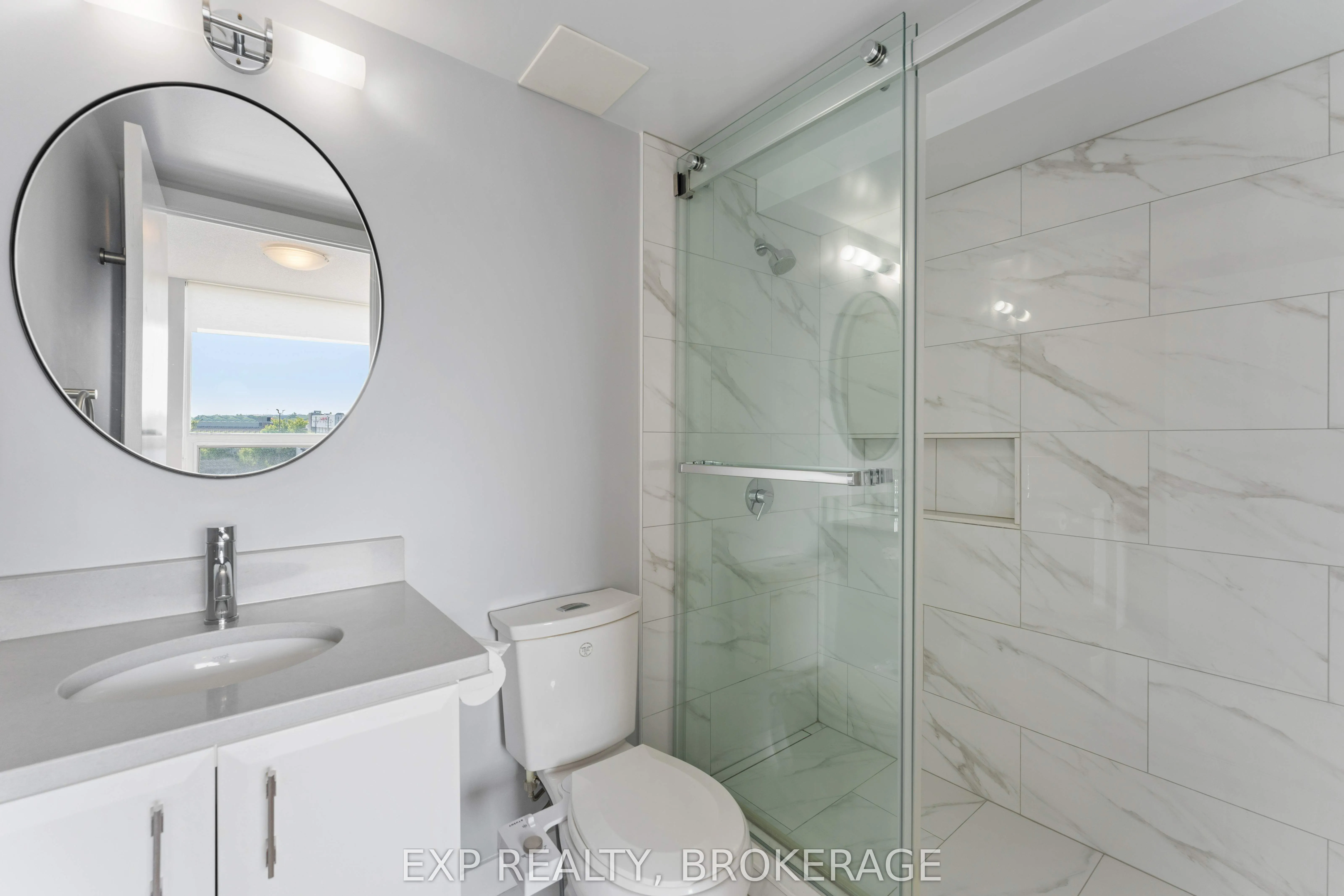 121 Queen Street, #306