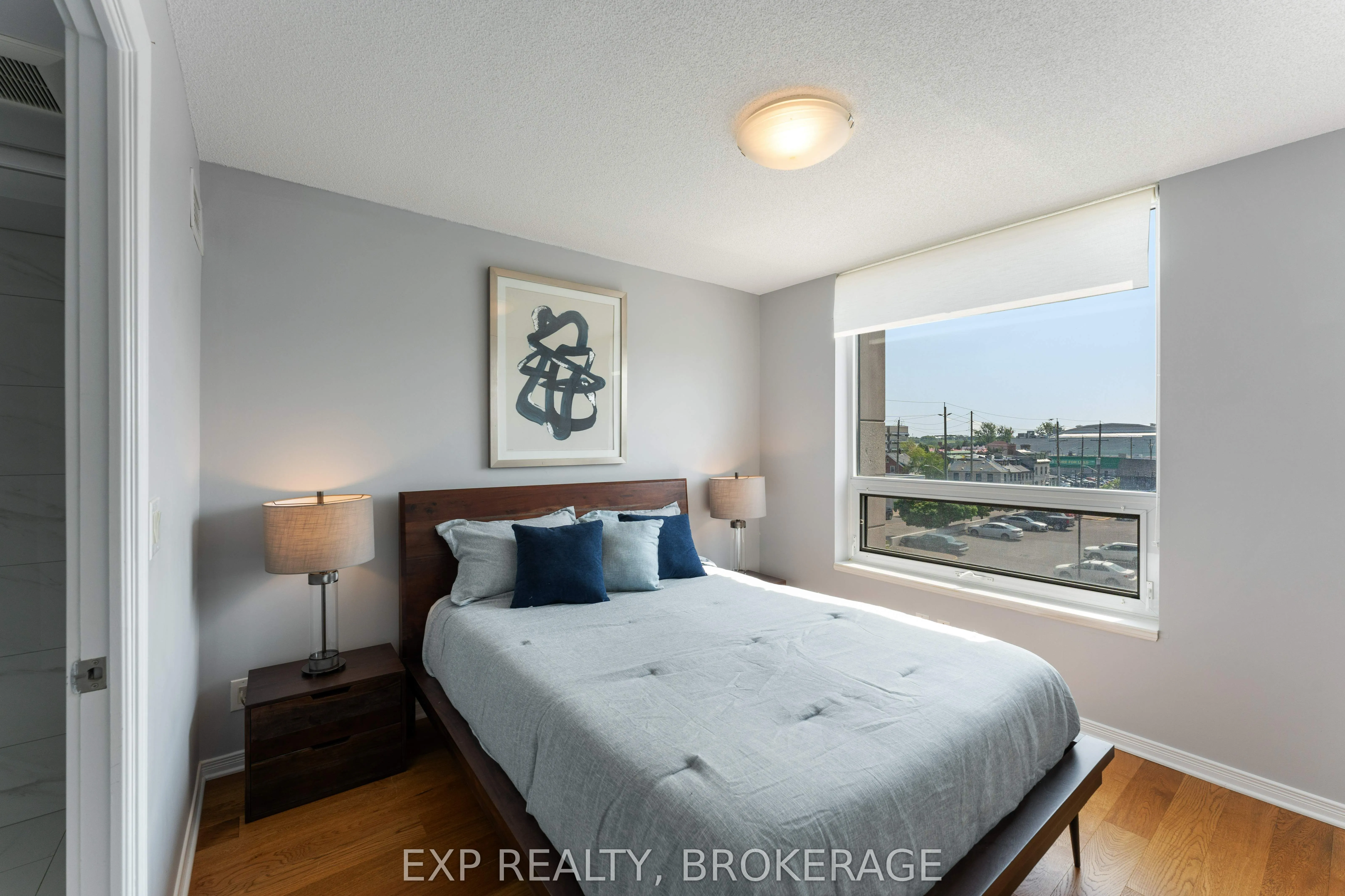 121 Queen Street, #306
