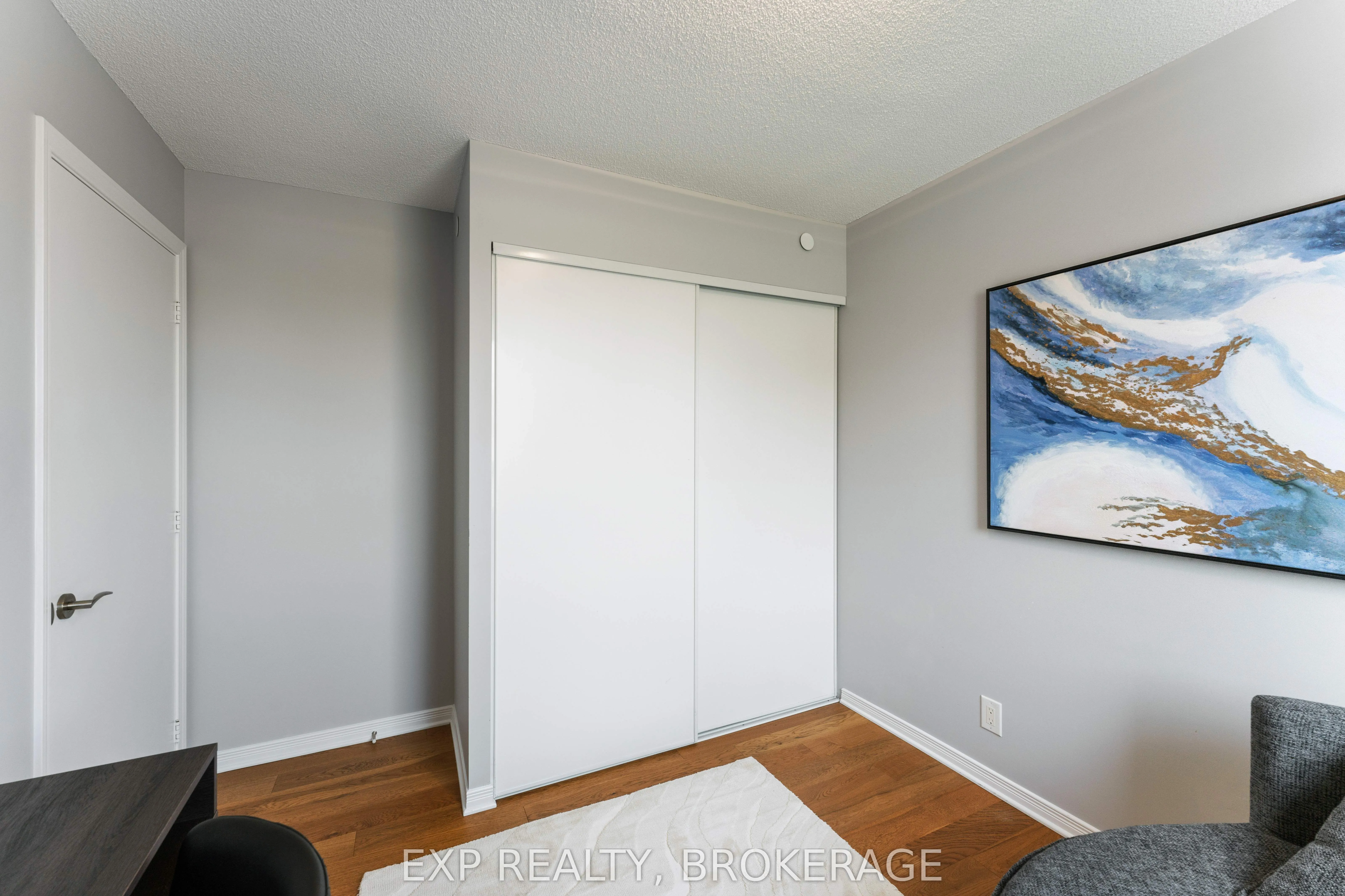 121 Queen Street, #306