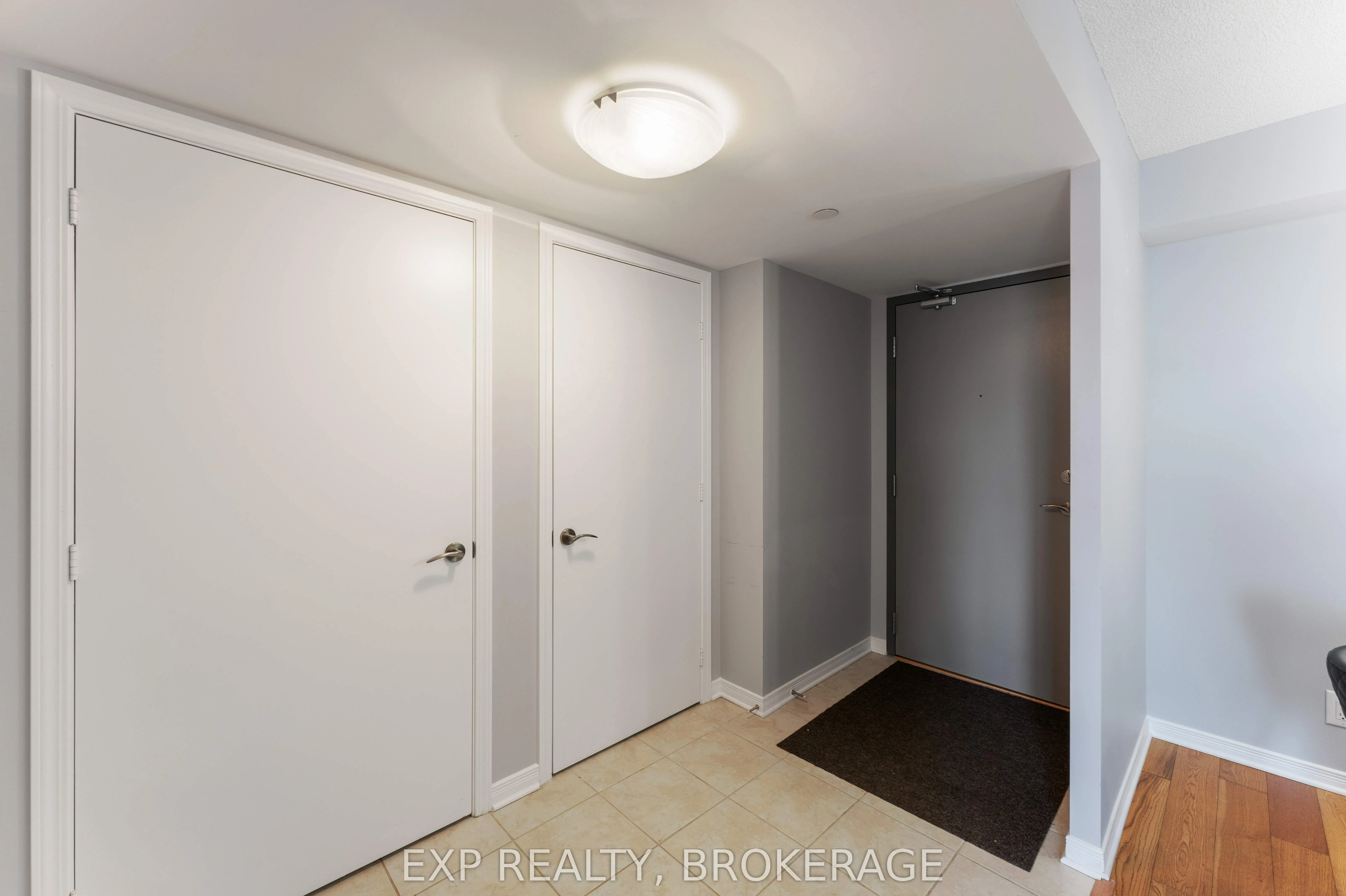 121 Queen Street, #306