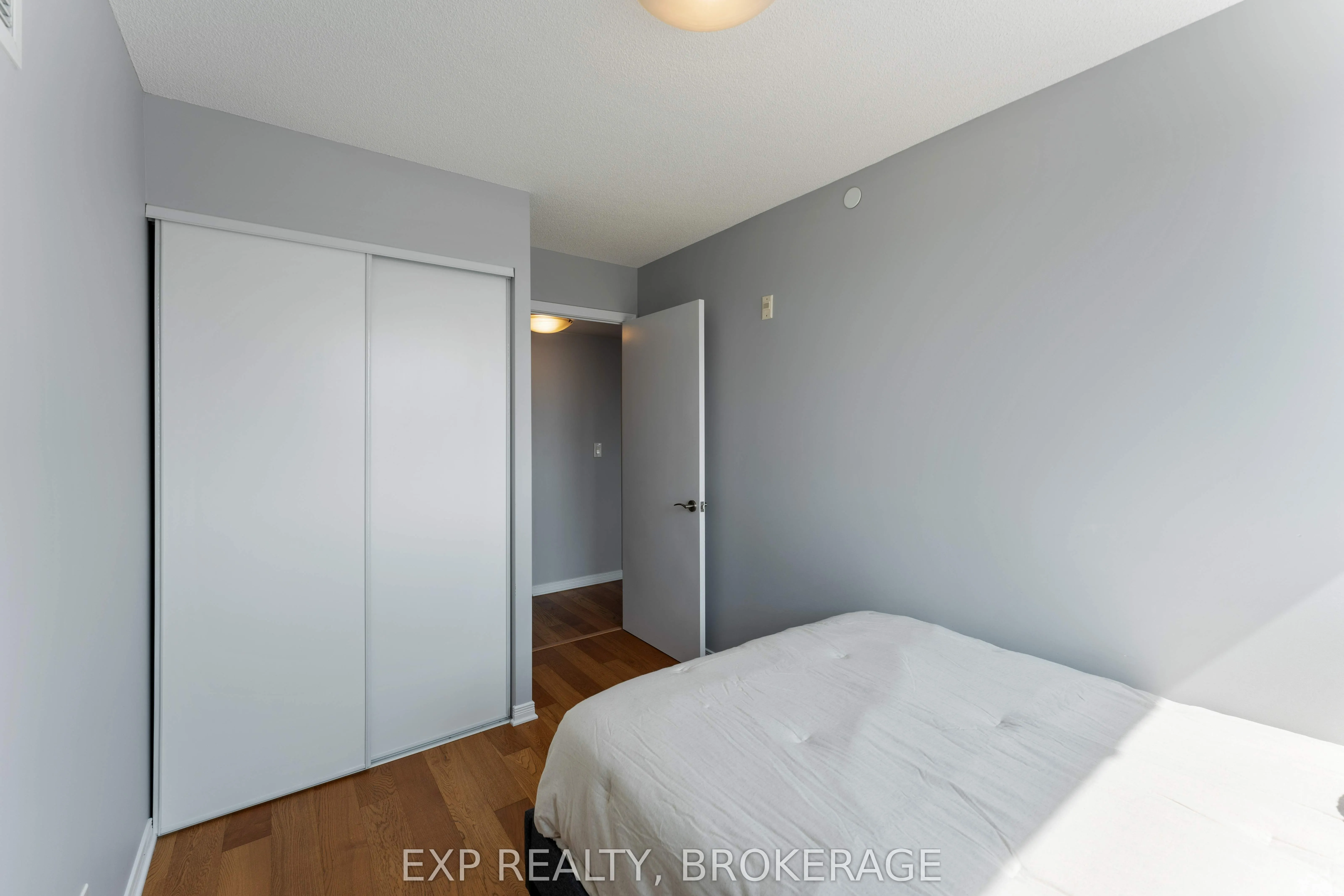 121 Queen Street, #306