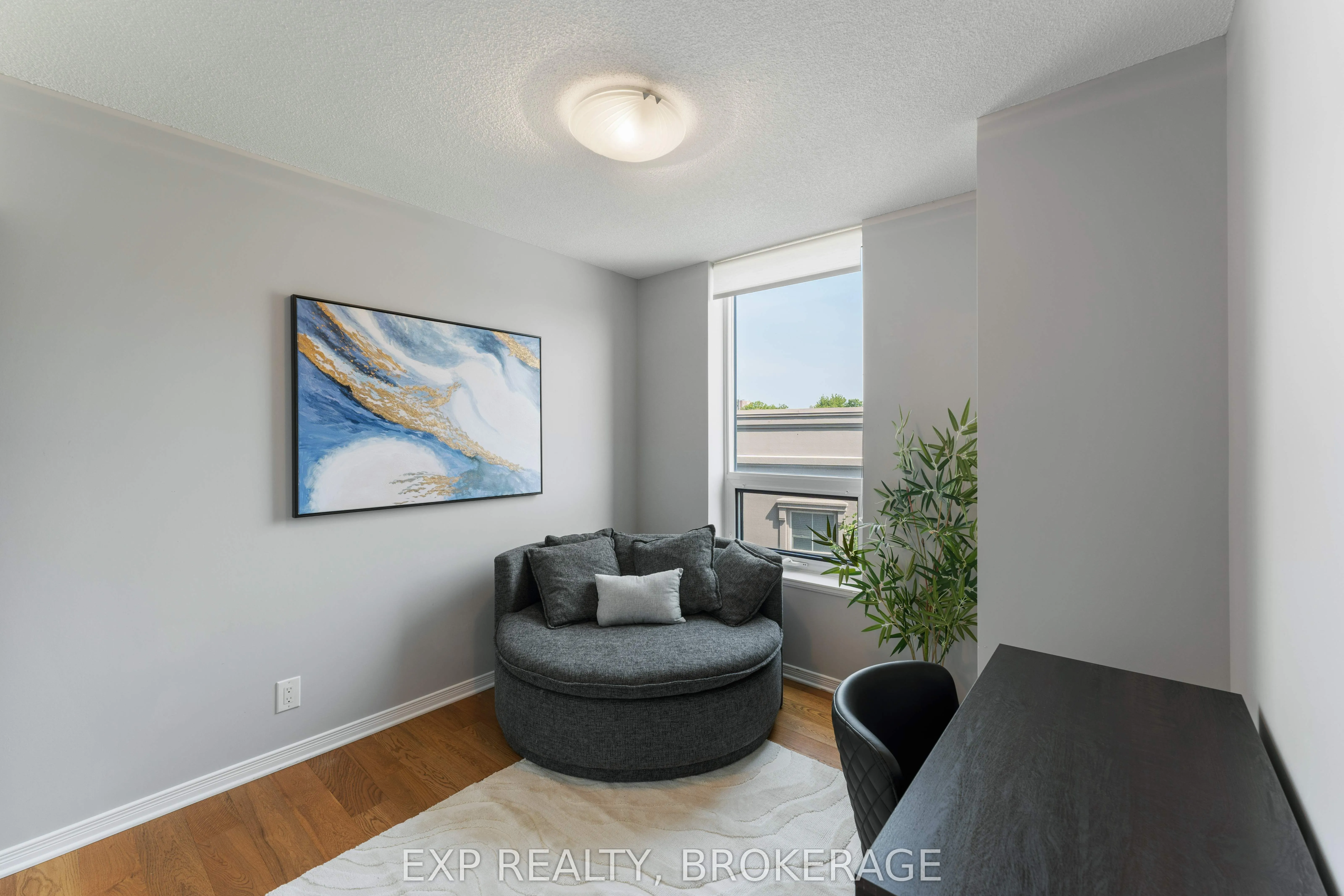 121 Queen Street, #306