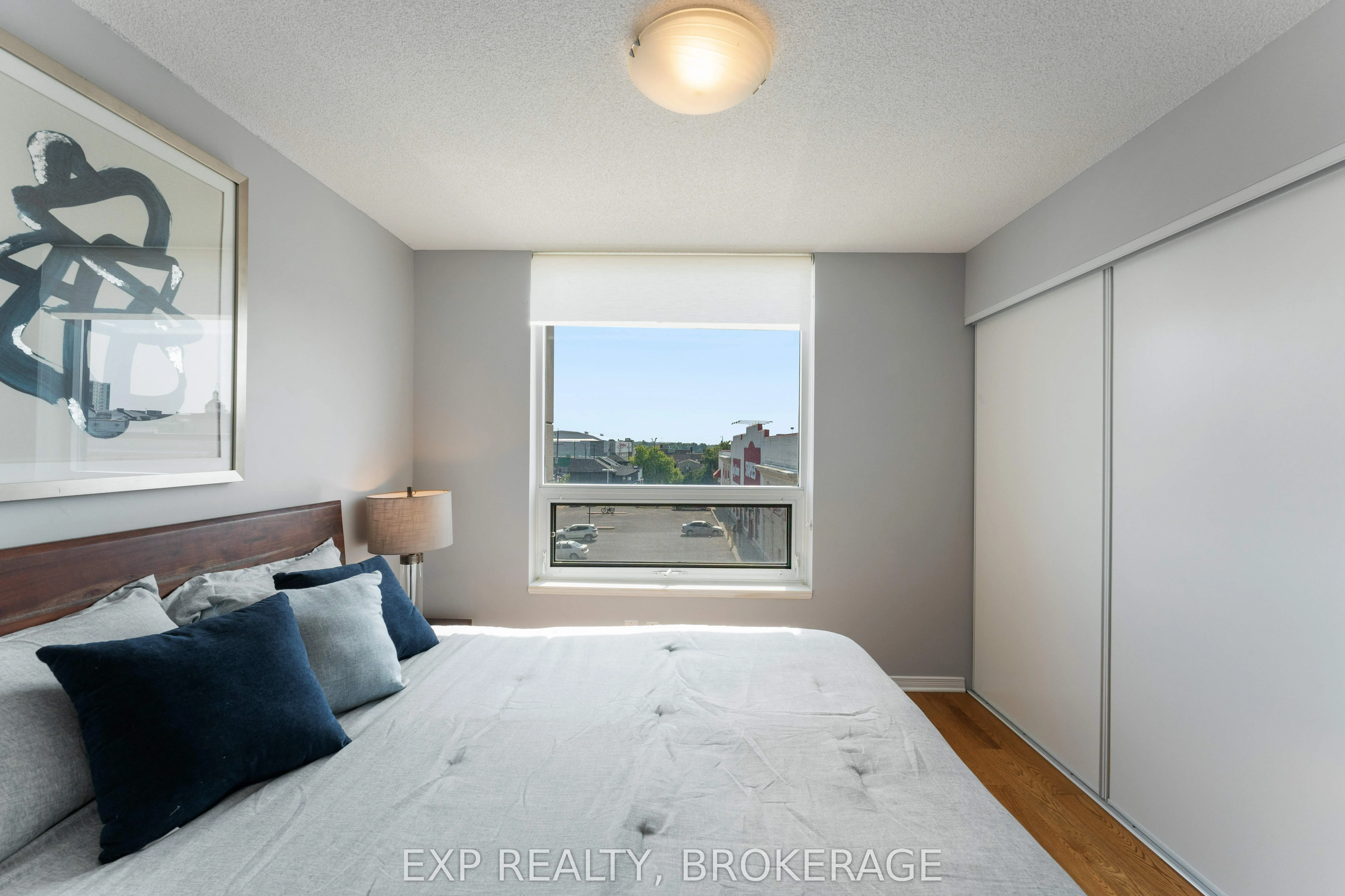 121 Queen Street, #306