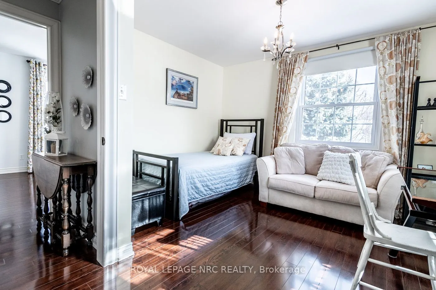 10 Vinemount Drive