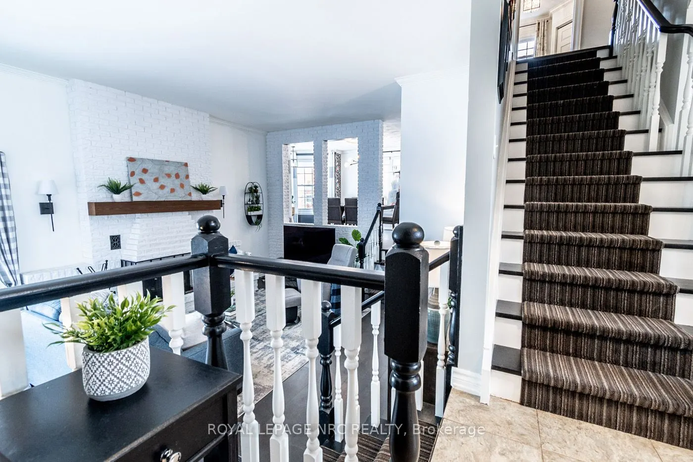 10 Vinemount Drive