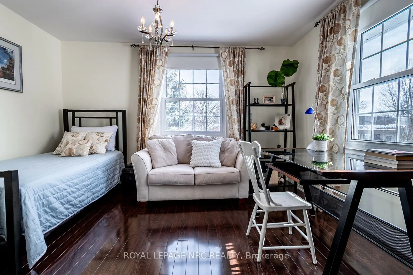 10 Vinemount Drive