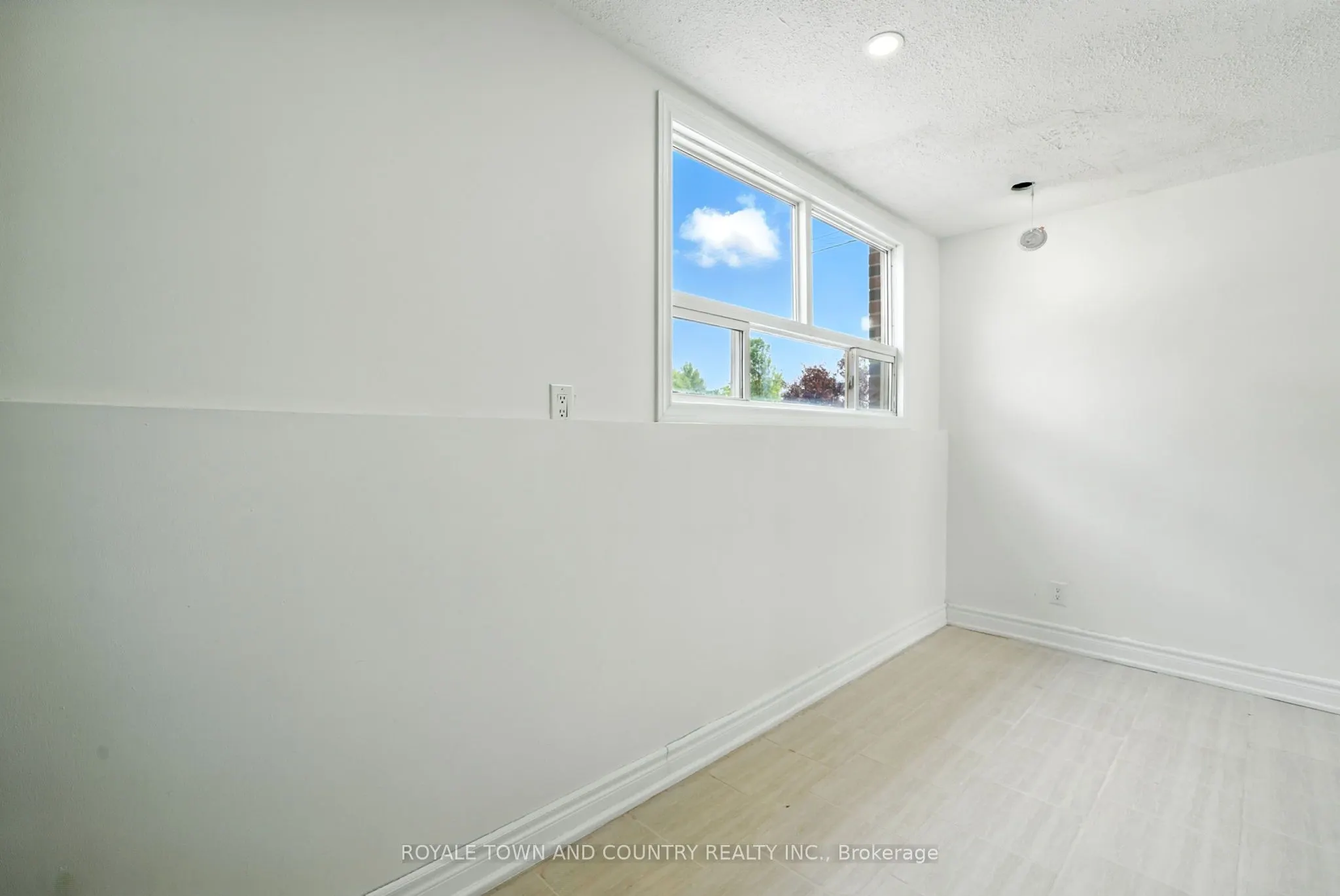 88 Mary Street W, #1