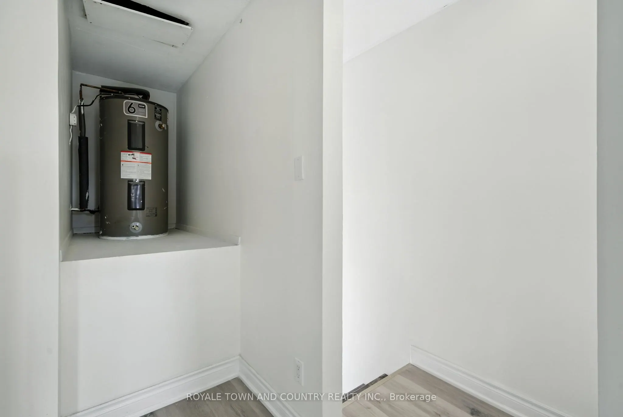 88 Mary Street W, #1