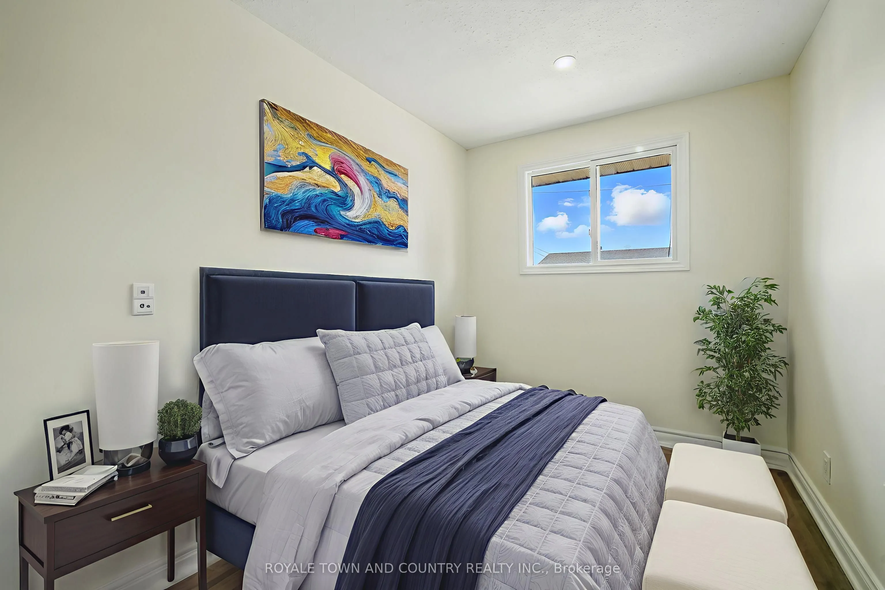 88 Mary Street W, #1