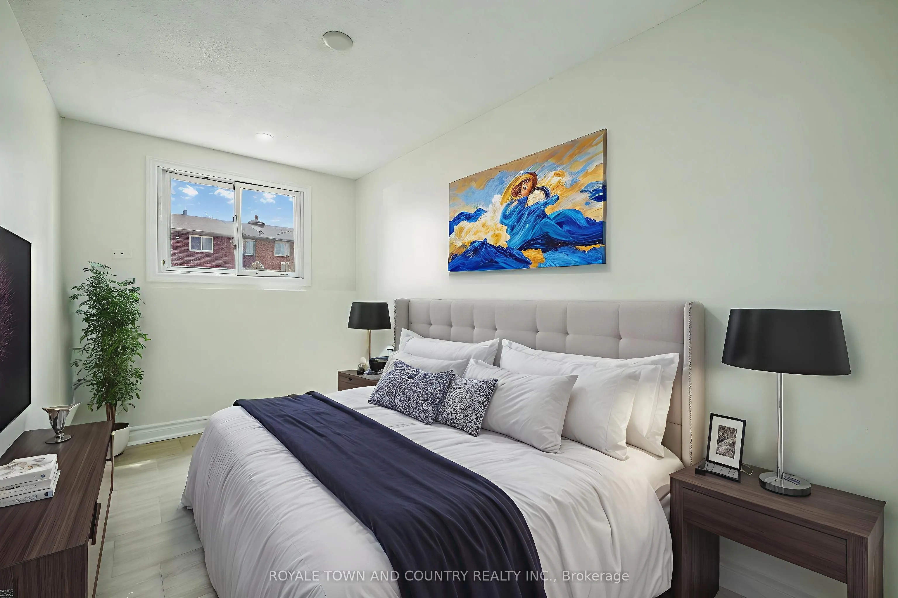 88 Mary Street W, #1