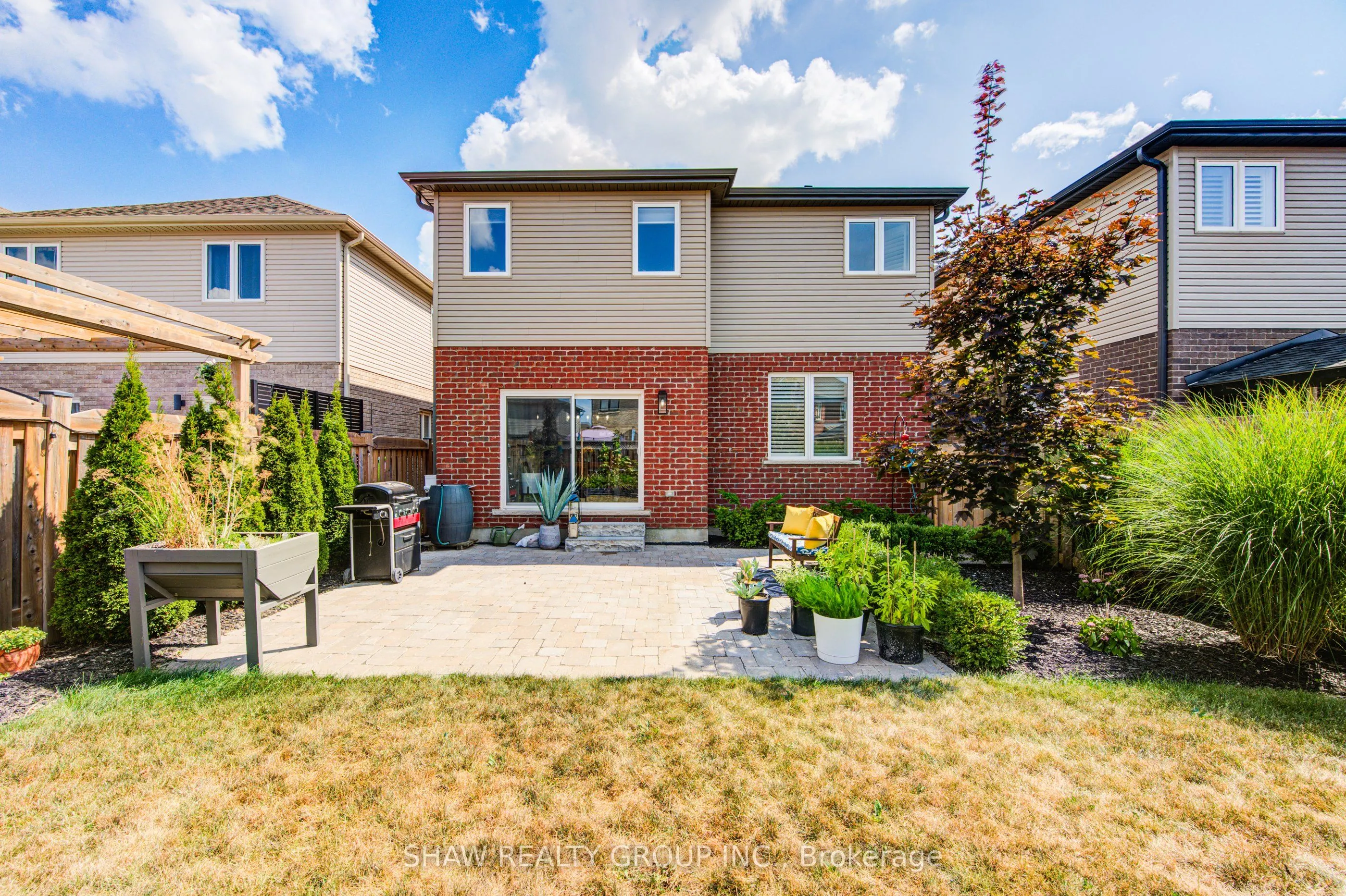 32 Arlington Parkway
