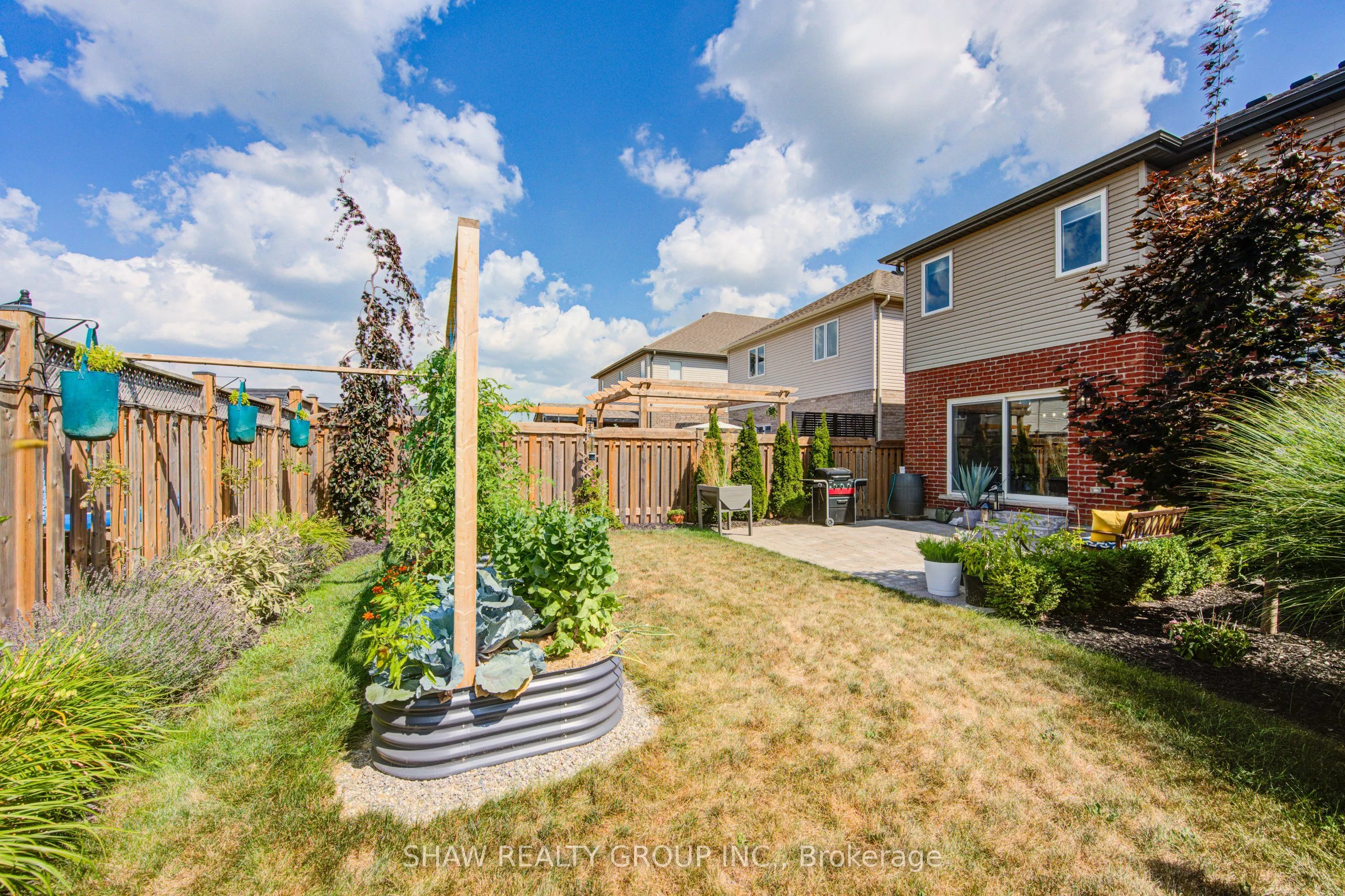 32 Arlington Parkway
